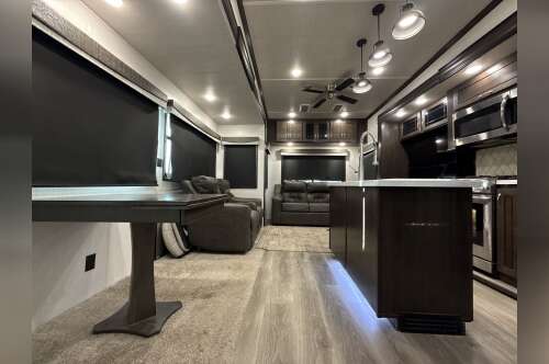 2021 Forest River CEDAR CREEK SILVERBACK 37MBH in oklahoma city OK