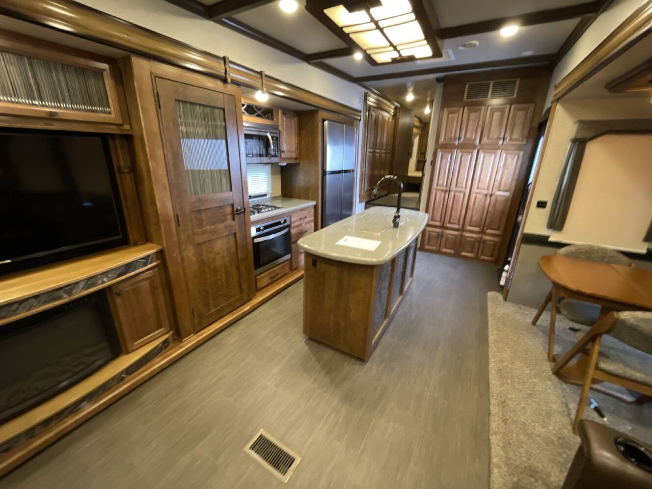 A photo of this 2017 Heartland BIG COUNTRY 3560SS