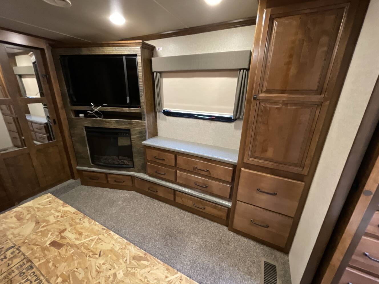 A photo of this 2017 Heartland BIG COUNTRY 3560SS