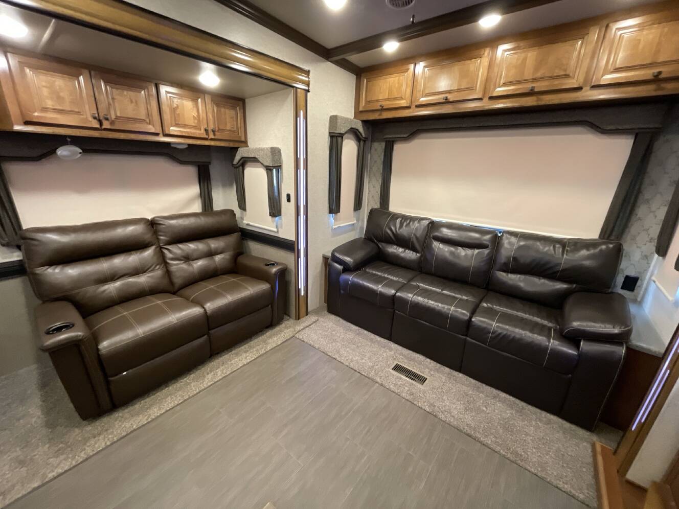 A photo of this 2017 Heartland BIG COUNTRY 3560SS