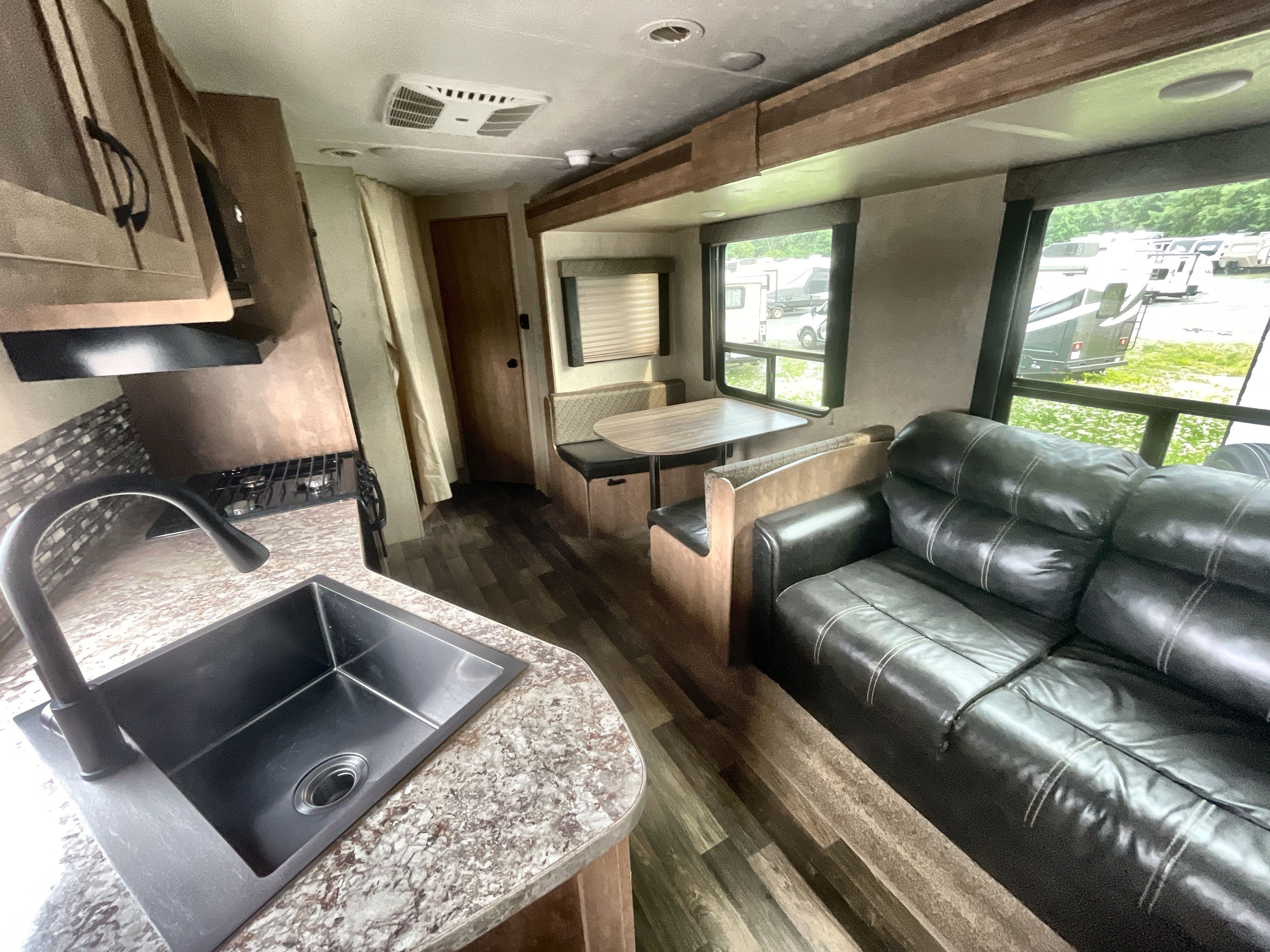2017 Starcraft AR-ONE 26BHS in berkley MA