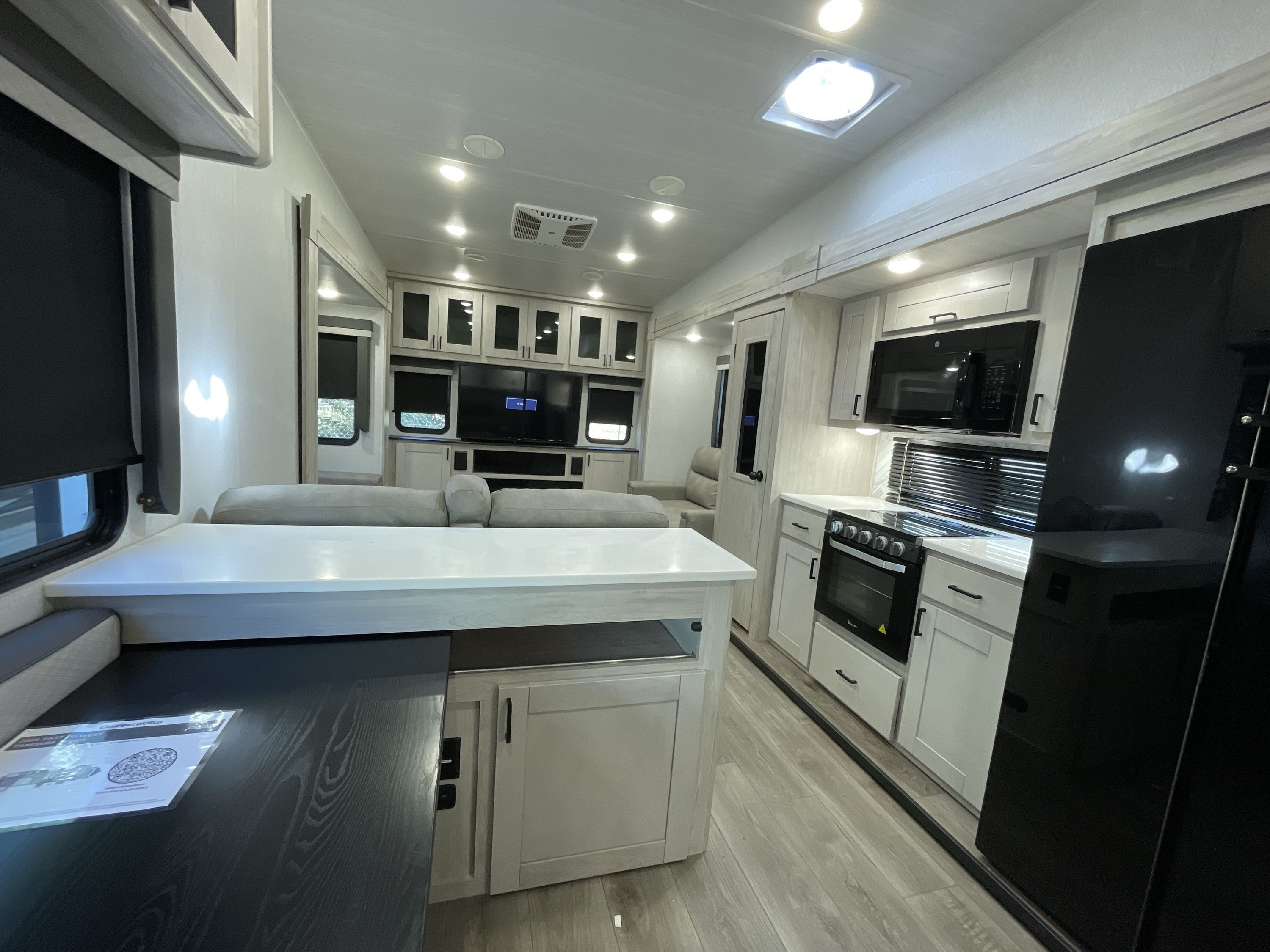 2024 East To West TANDARA 340RD in denton TX