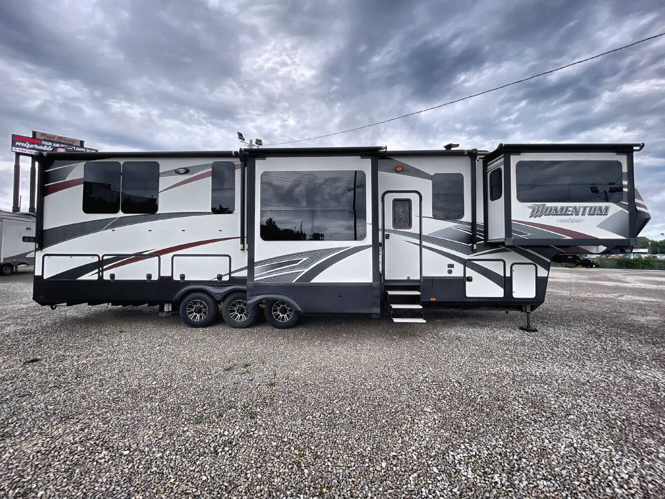 A photo of this 2017 Grand Design MOMENTUM 376TH