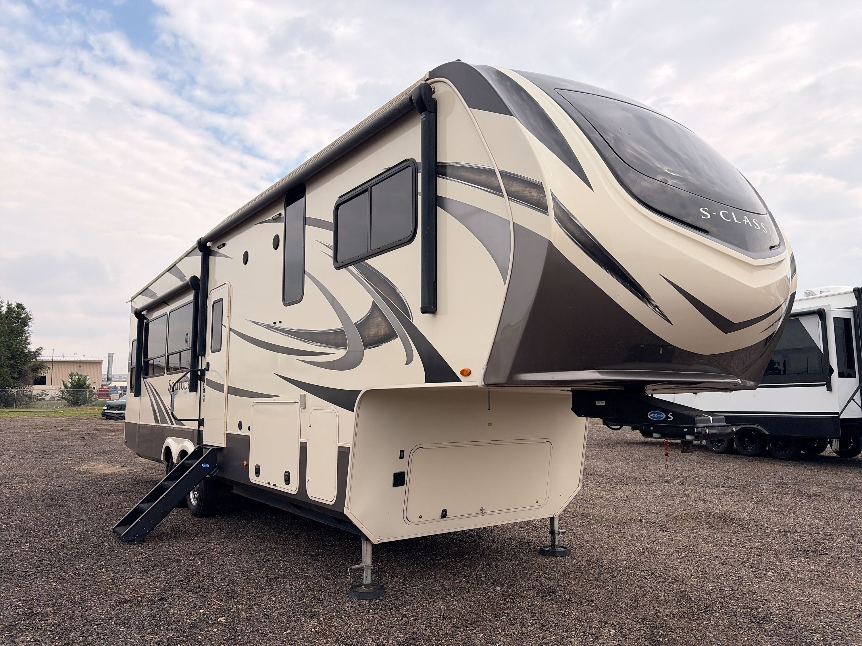 2020 Grand Design SOLITUDE 2930RL in longmont CO