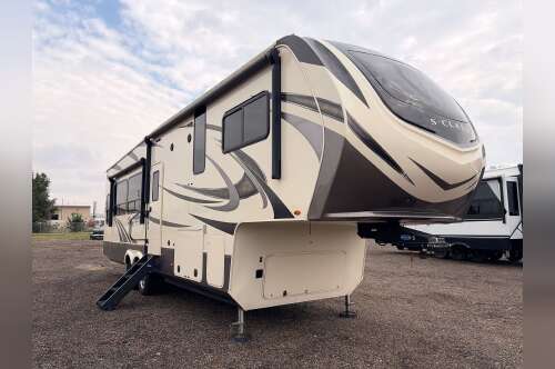 2020 Grand Design SOLITUDE 2930RL in longmont CO