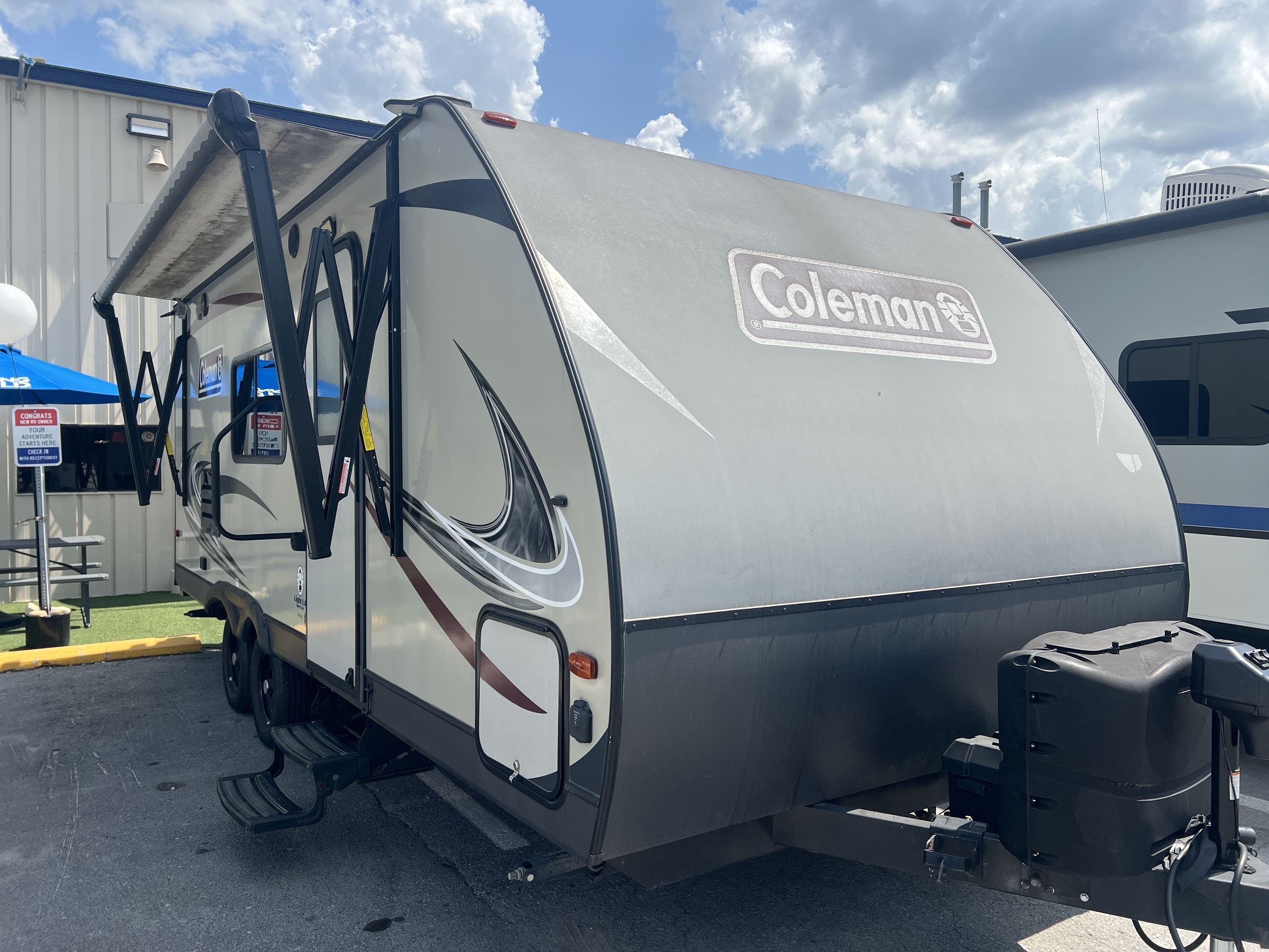 2018 Coleman COLEMAN LIGHT LX 1925BH in nashville TN