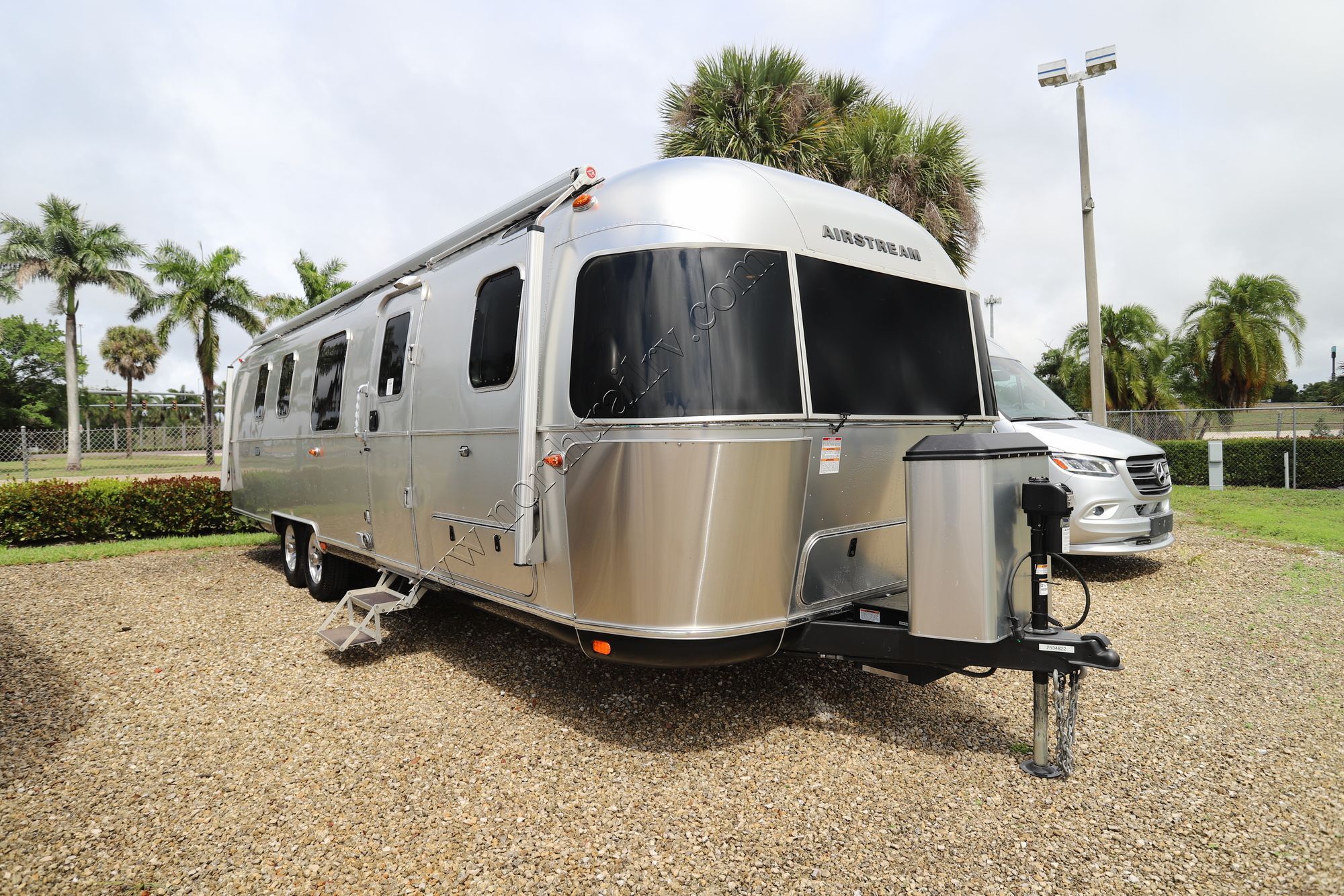 2024 Airstream Classic 33FB TWIN in ft. myers FL