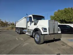 2024 KENWORTH W990