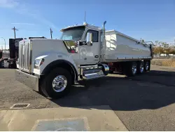 2024 KENWORTH W990