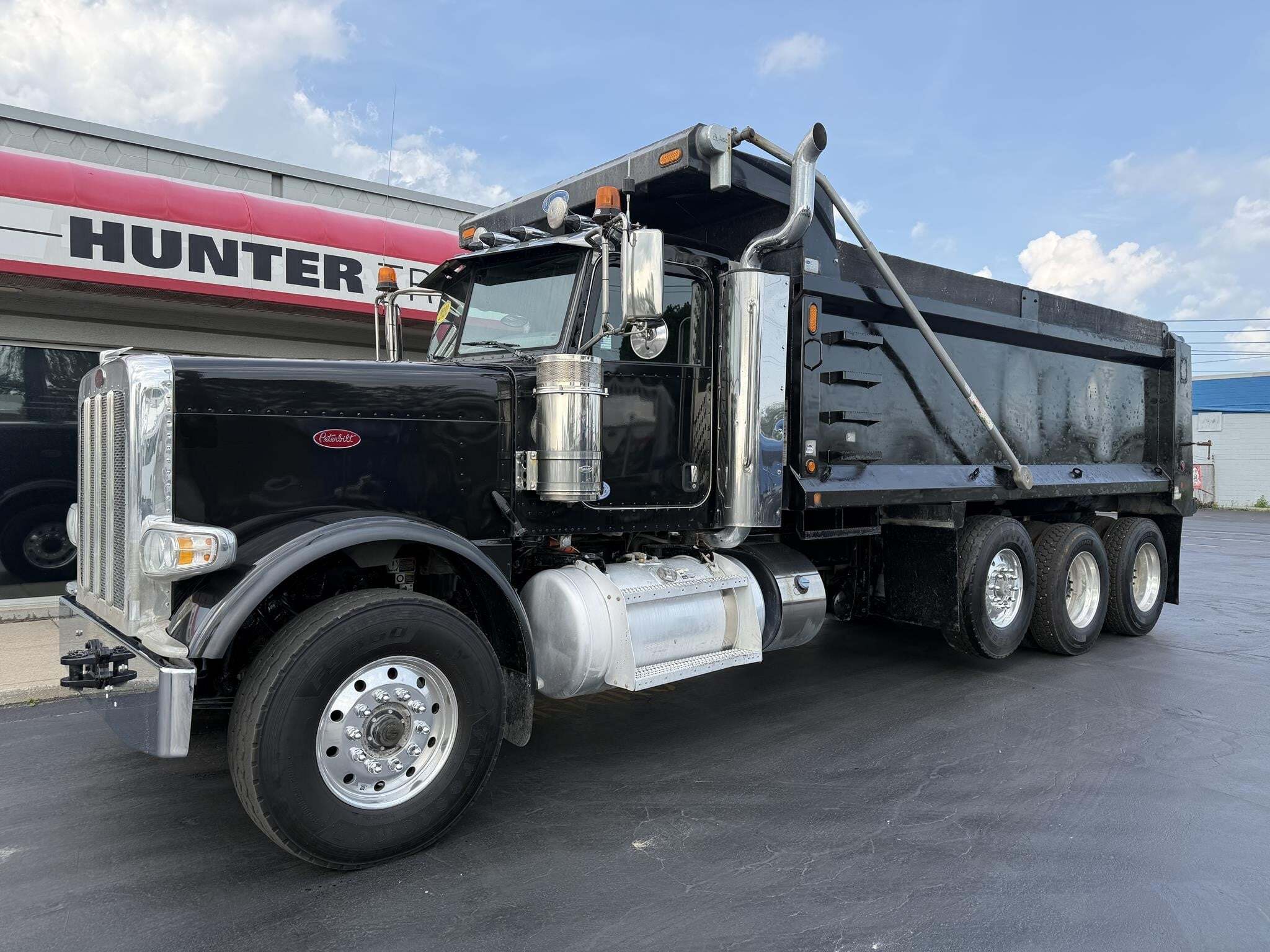 2020 PETERBILT 389 in Buffalo, NY