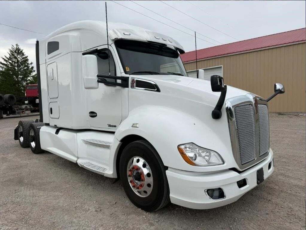 2021 KENWORTH T680 in Commerce City, CO