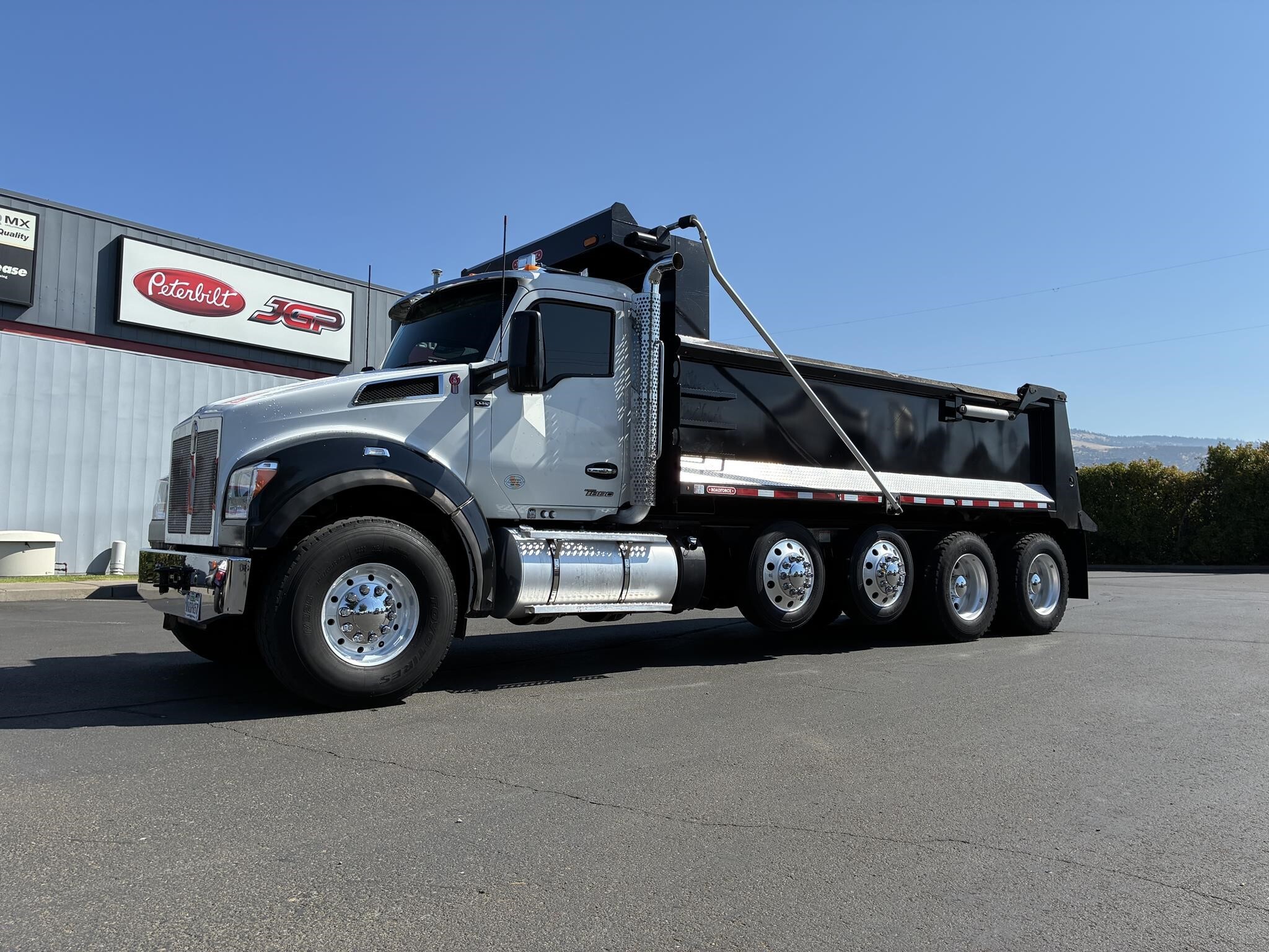 2024 KENWORTH T880 in Portland, OR