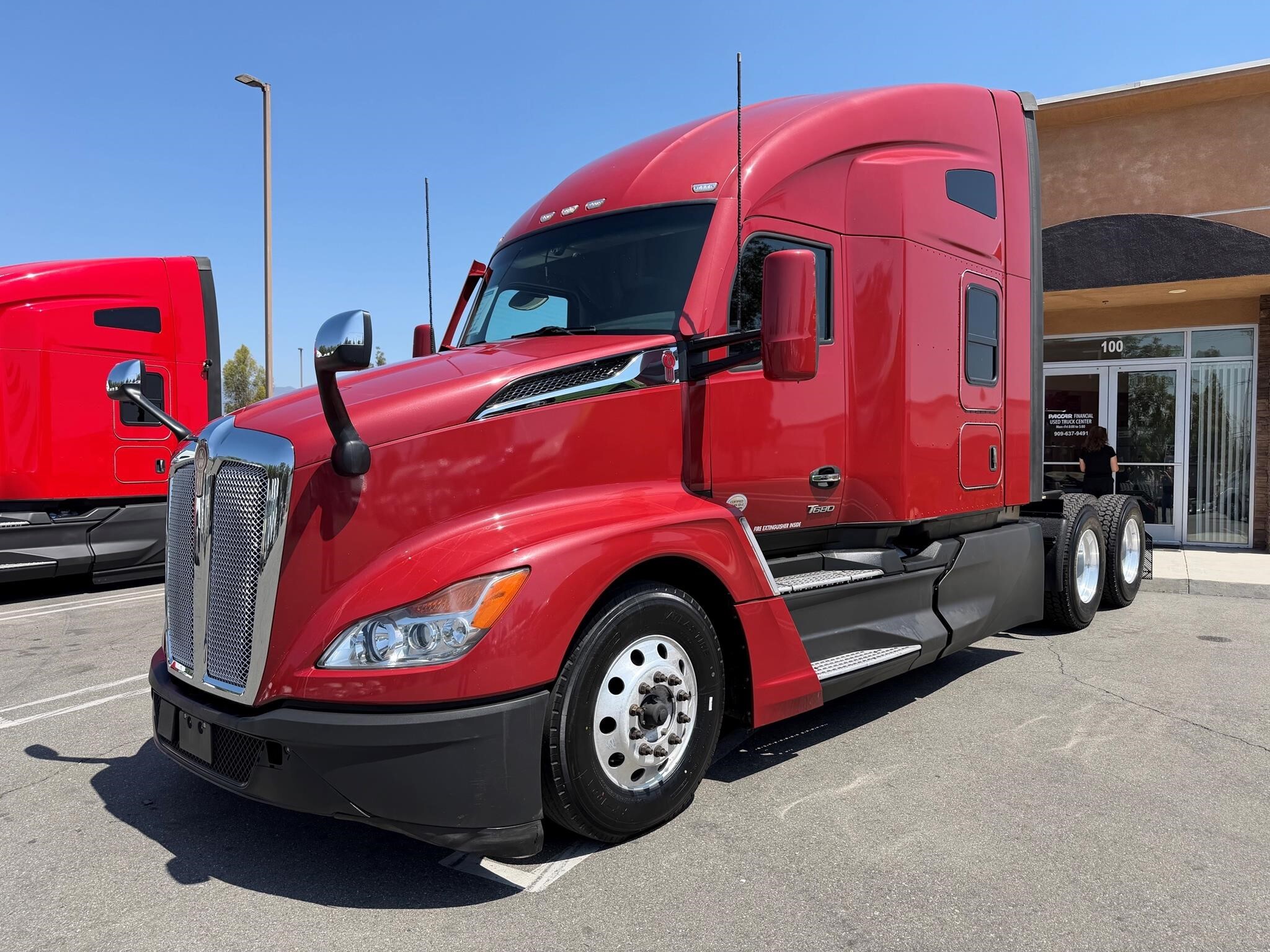 2023 KENWORTH T680 in Fontana, CA
