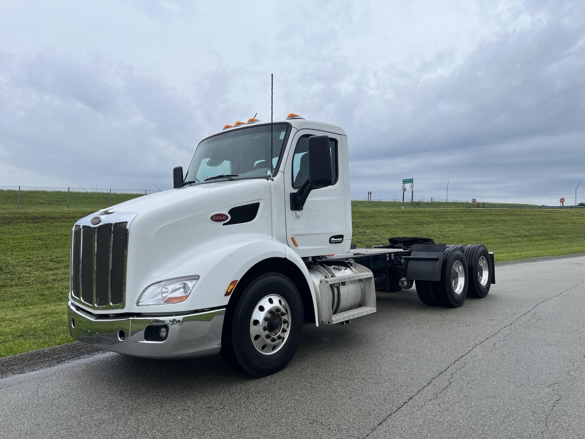 2021 PETERBILT 579 in Smithfield, PA