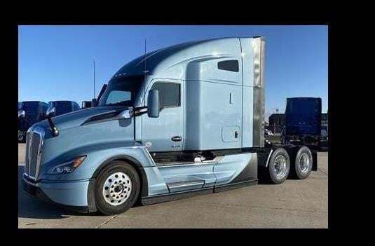 2023 KENWORTH T680 in Easton, PA