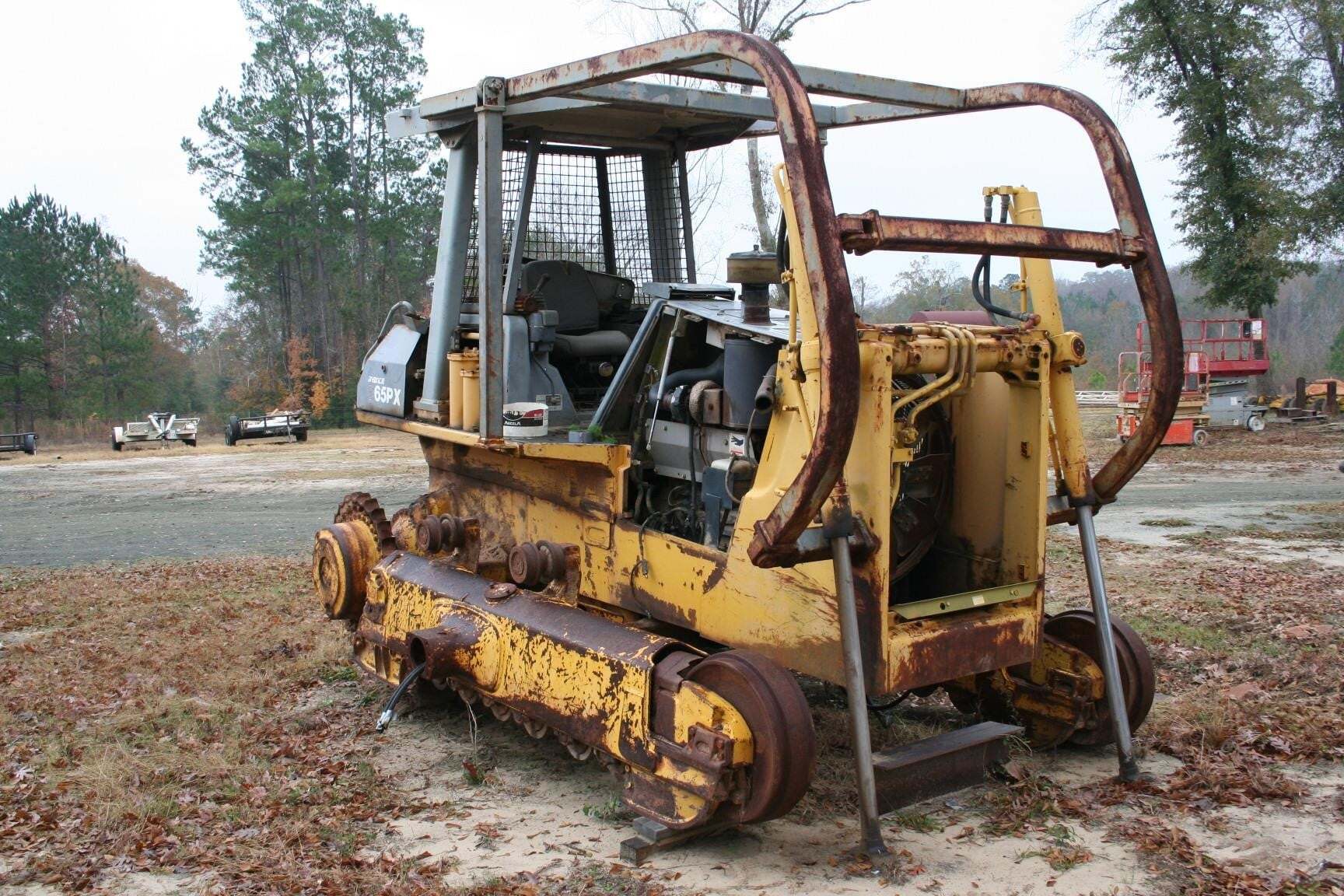 KOMATSU D65PX-12 in Hughes Springs, TX