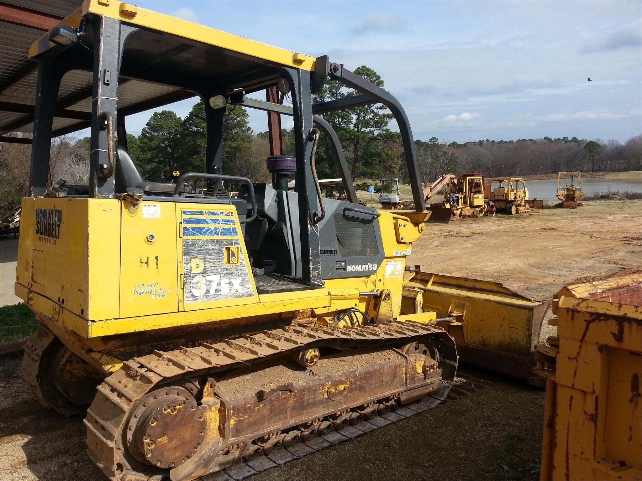 KOMATSU D37EX-21 in Hughes Springs, TX