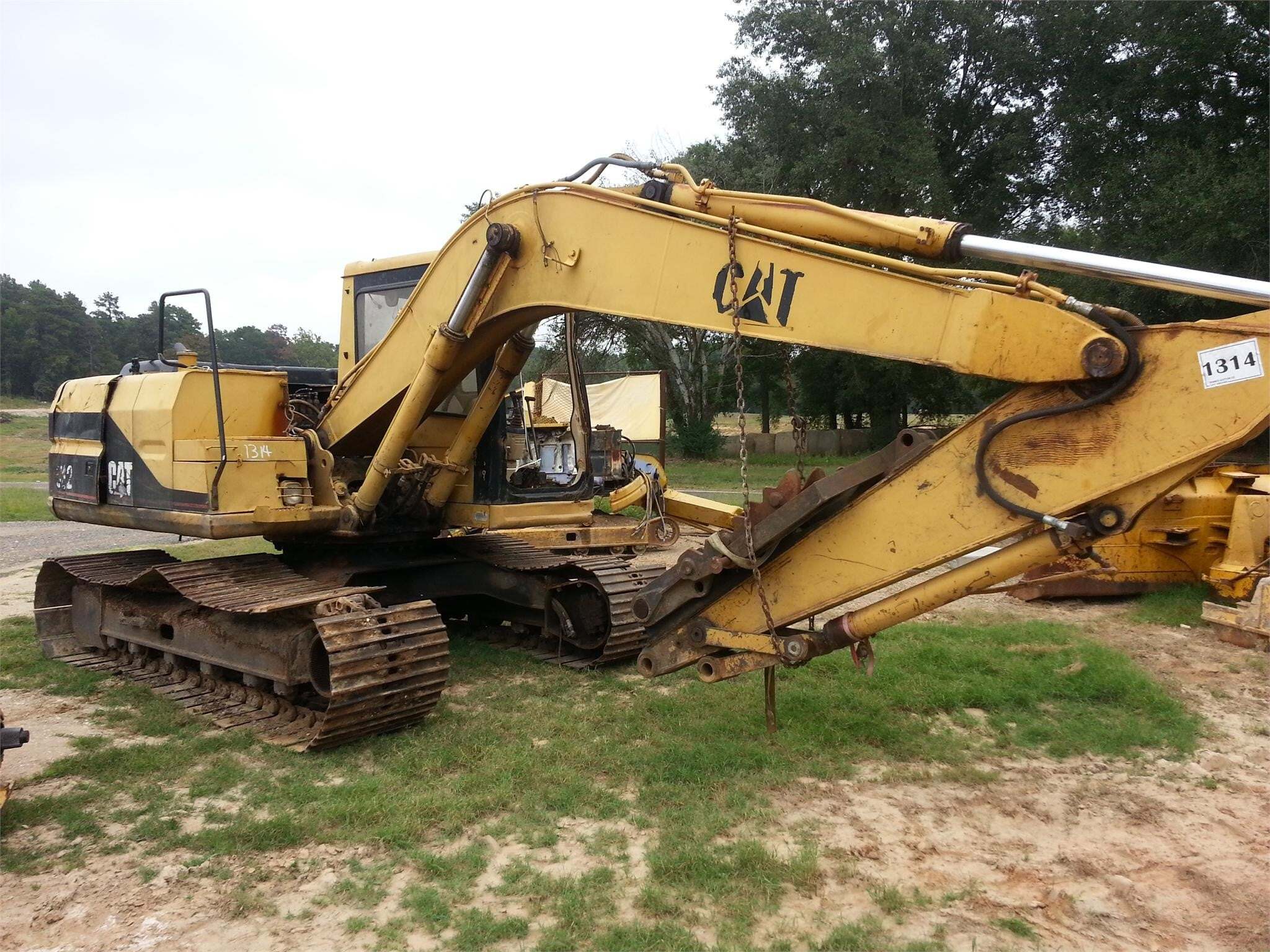 CATERPILLAR 312 in Hughes Springs, TX