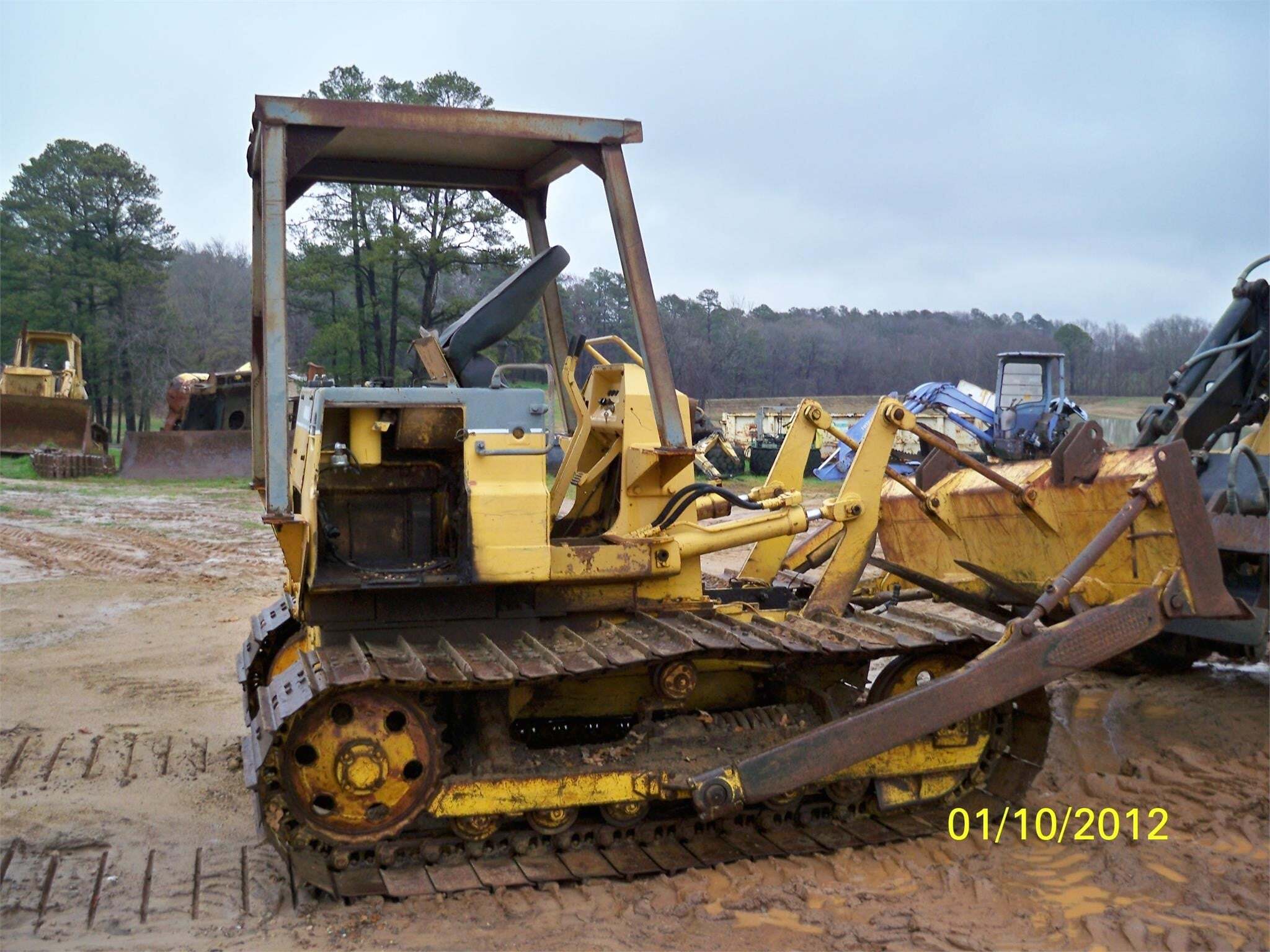 KOMATSU D31P-16 in Hughes Springs, TX