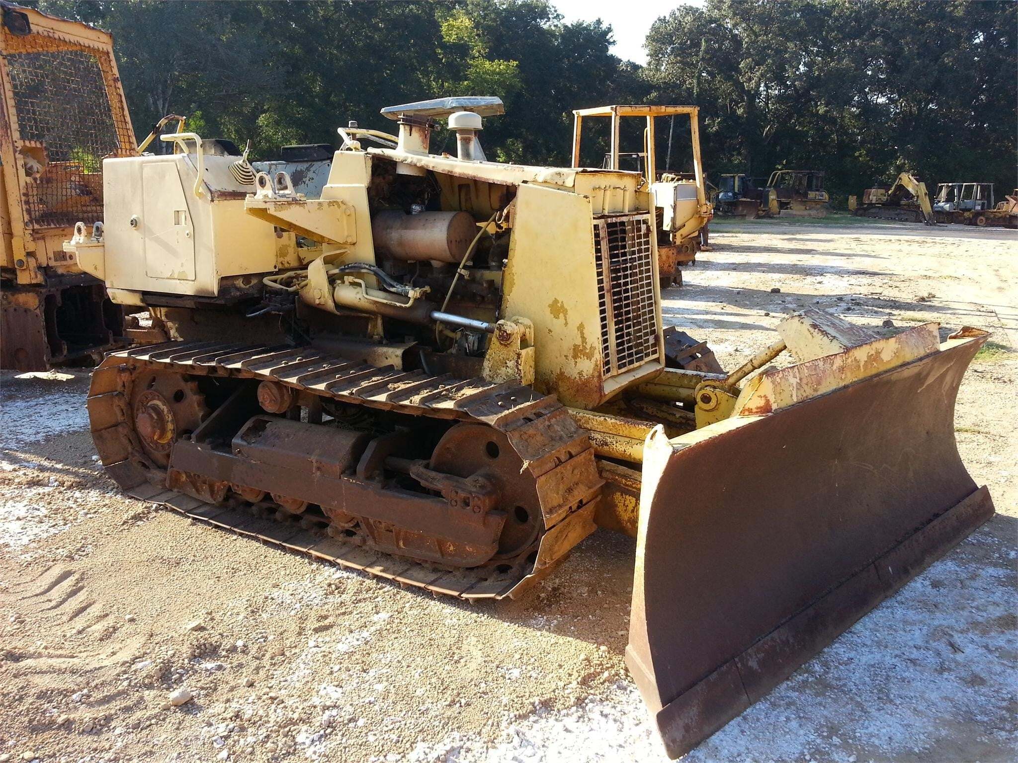 KOMATSU D31E-20 in Hughes Springs, TX