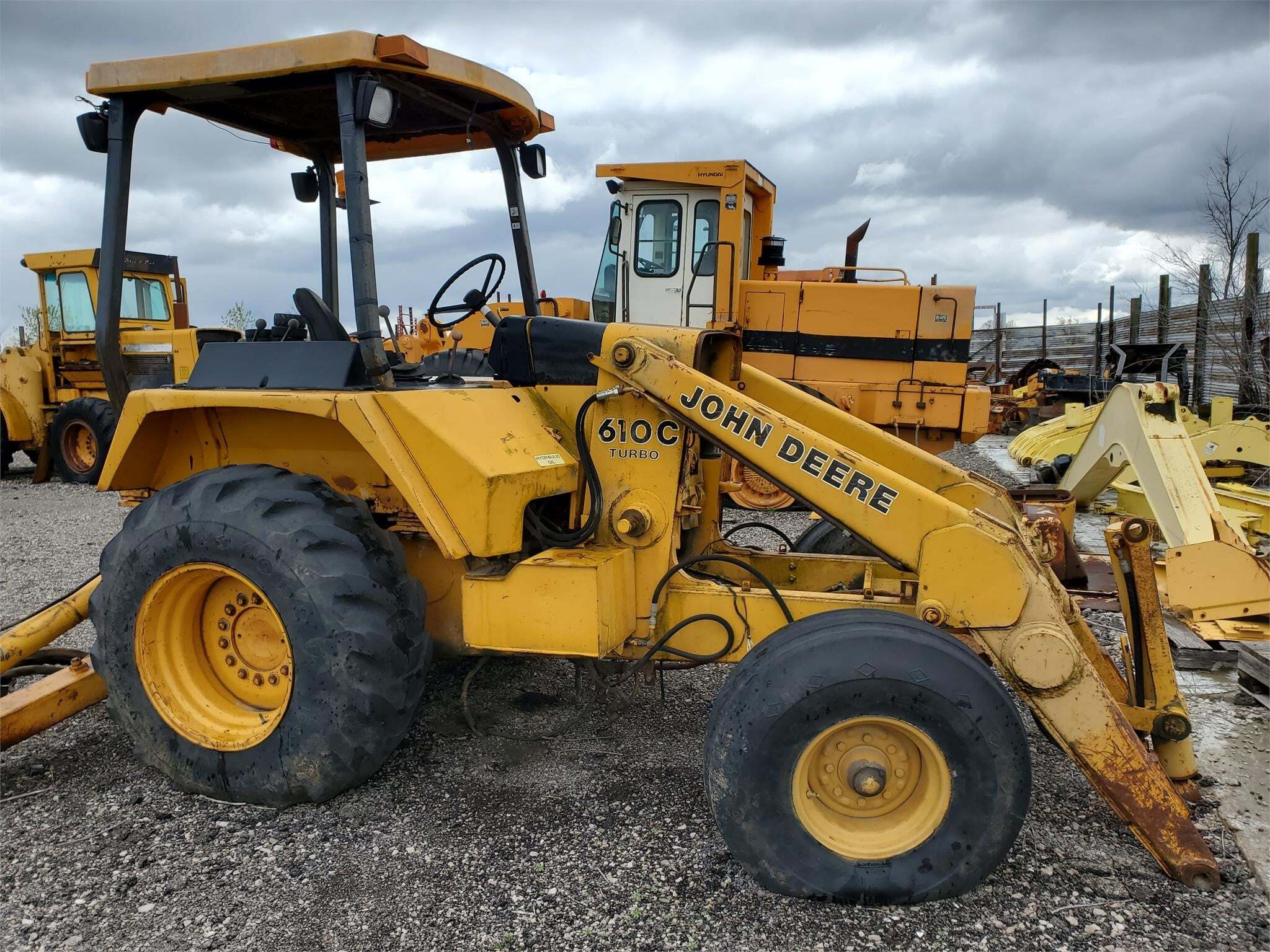 1986 DEERE 610C in Ottawa Lake, MI