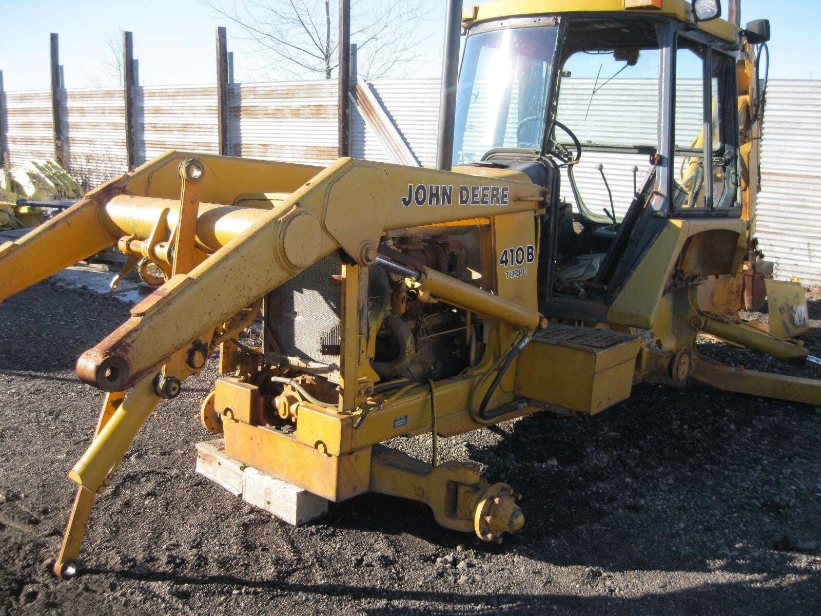 1984 DEERE 410B in Ottawa Lake, MI