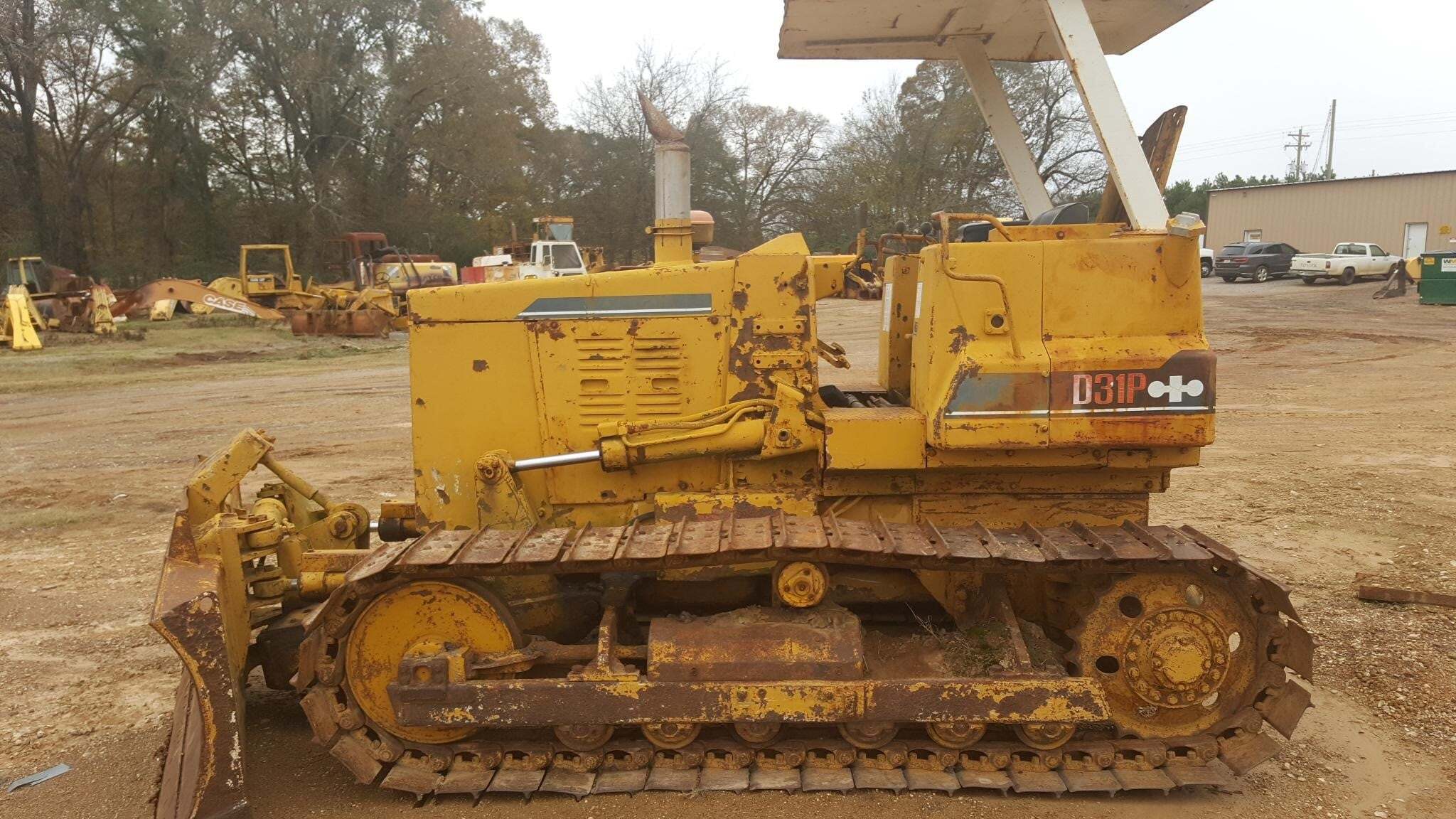 KOMATSU D31P-17 in Hughes Springs, TX