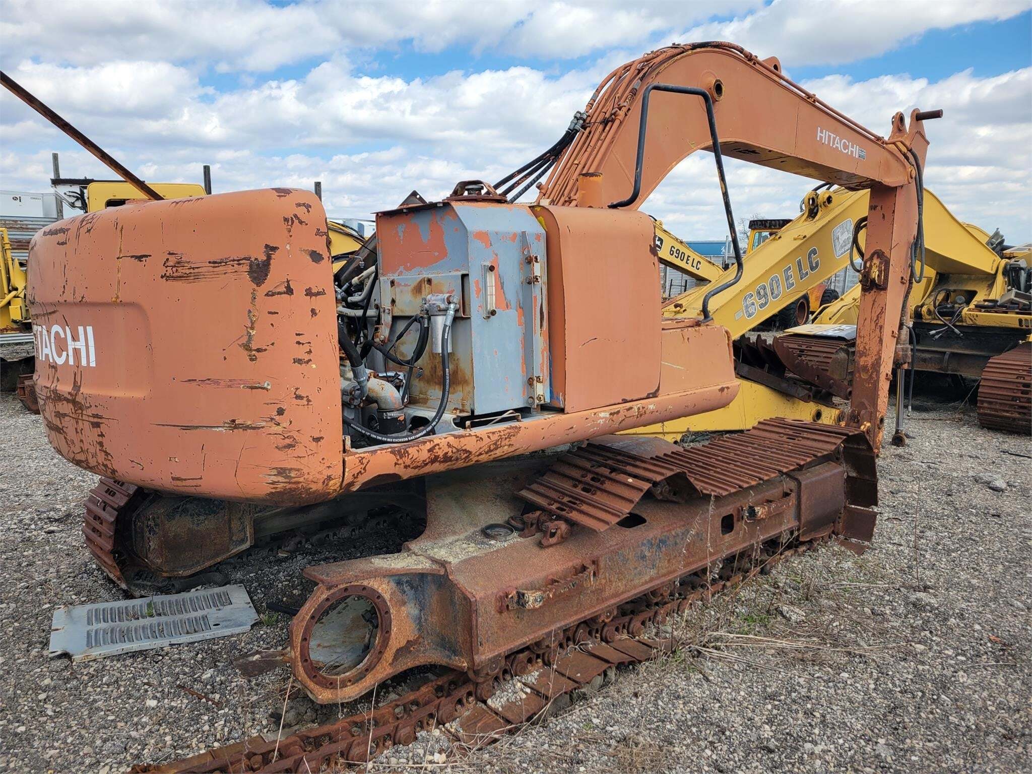 HITACHI EX120-2 in Ottawa Lake, MI