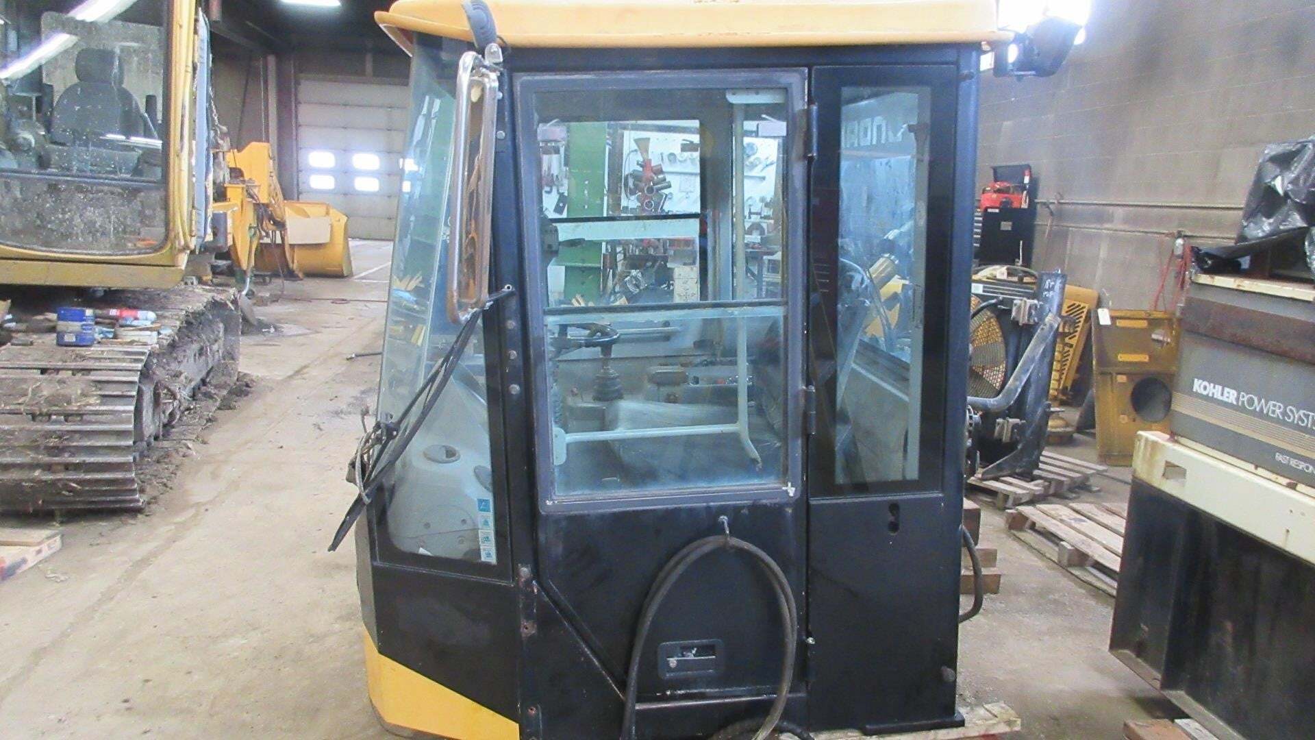 HYUNDAI HL740-7 in Ottawa Lake, MI