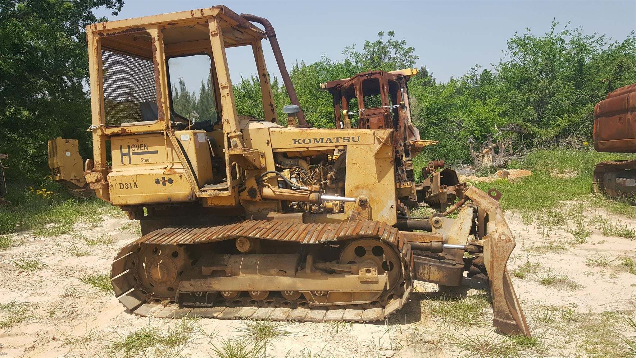KOMATSU D31A-17 in Hughes Springs, TX