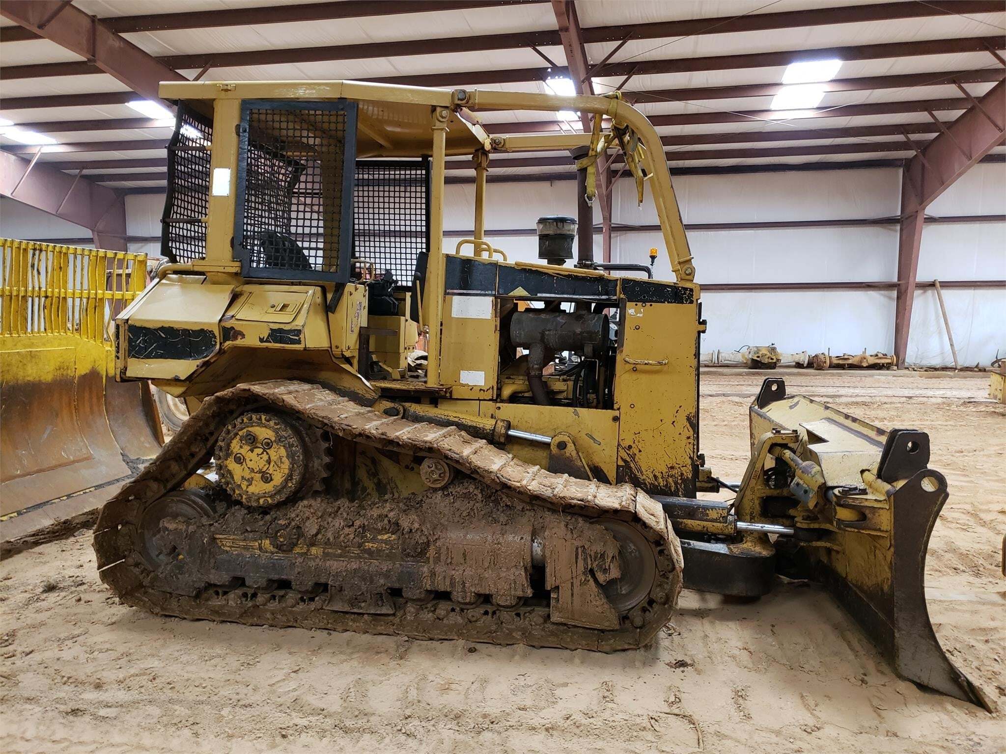CATERPILLAR D5M in Hughes Springs, TX