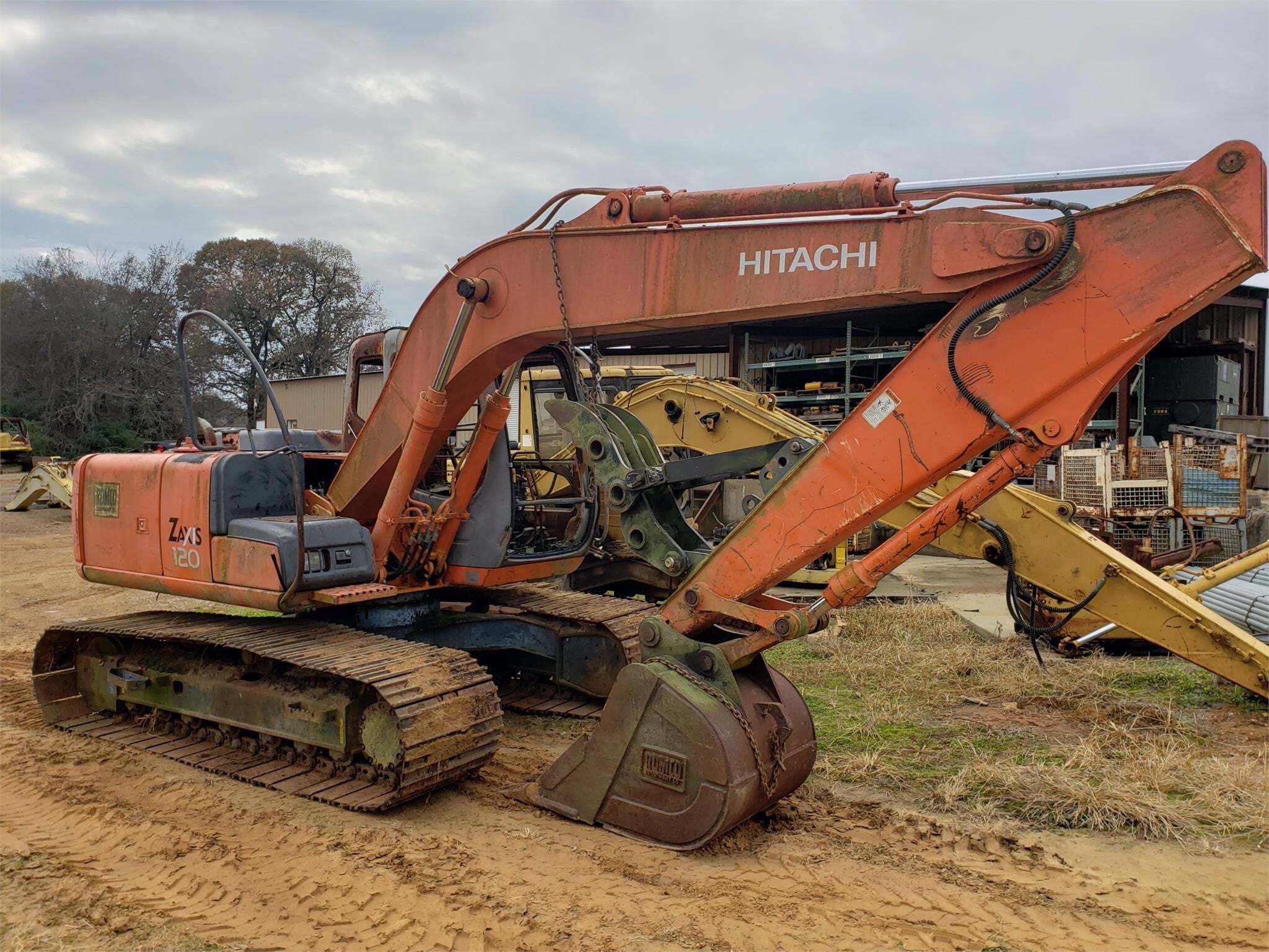 HITACHI ZX120 in Hughes Springs, TX