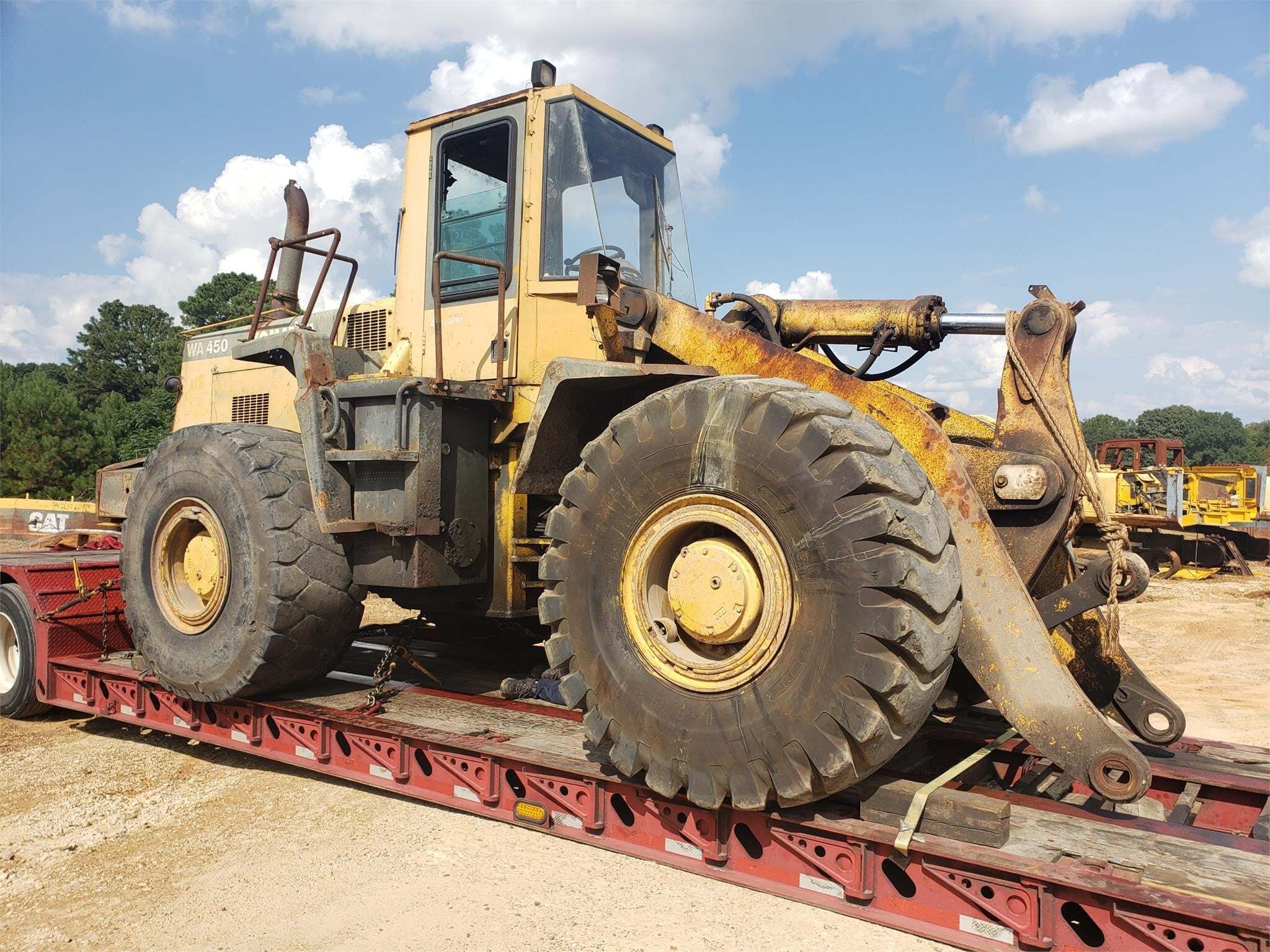 KOMATSU WA450-3L in Hughes Springs, TX