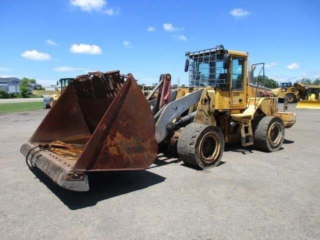 2002 VOLVO L120E in Holland, MI