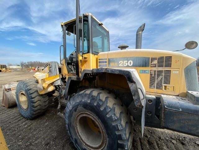 2011 KOMATSU WA250-6 in Holland, MI