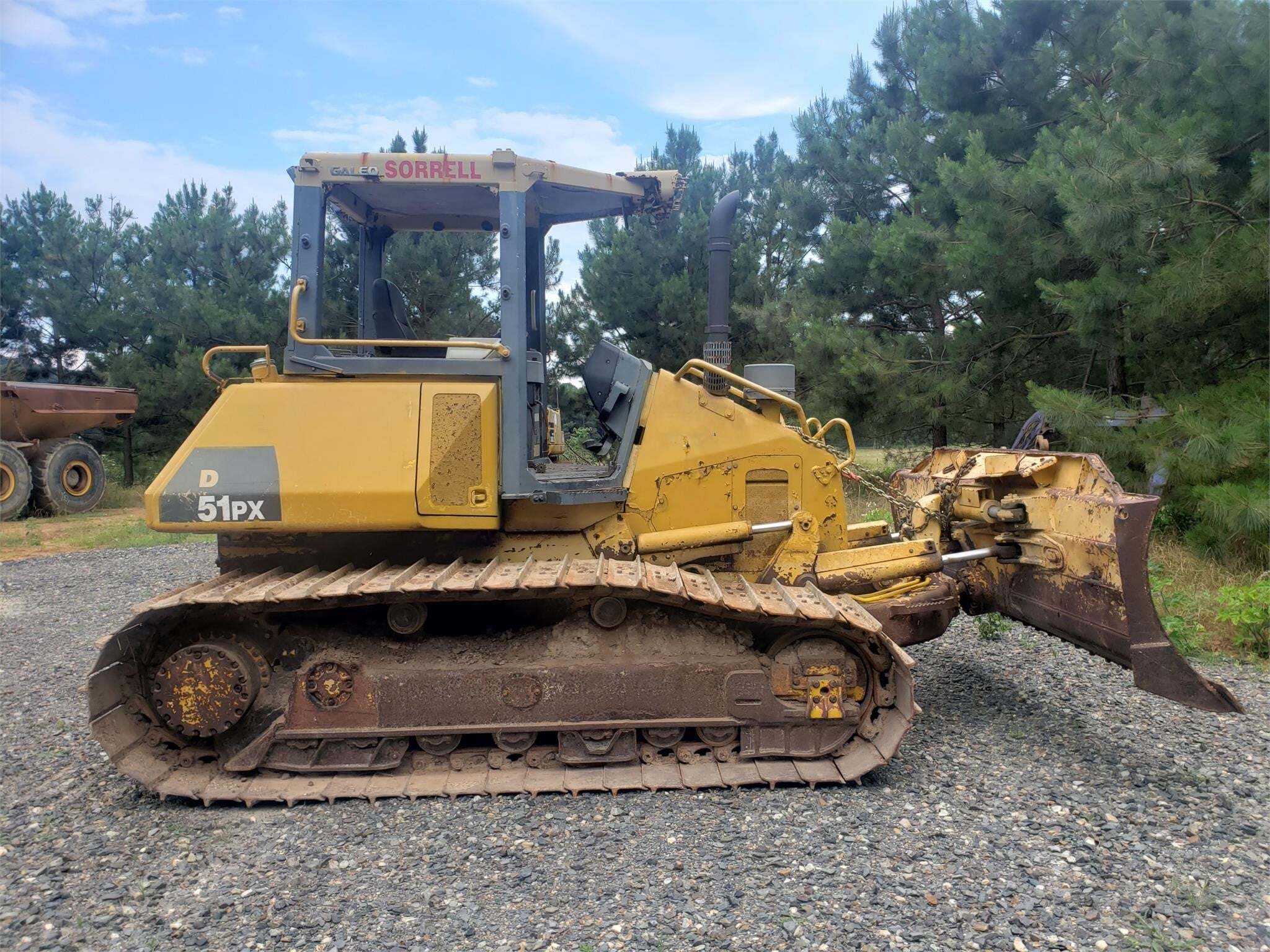 KOMATSU D51PX-22 in Hughes Springs, TX