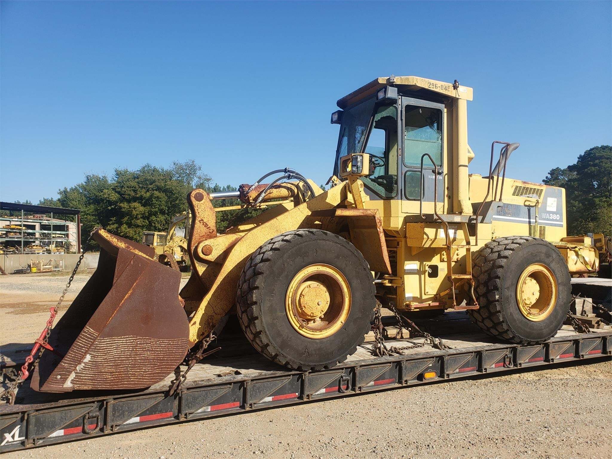 KOMATSU WA380-1L in Hughes Springs, TX