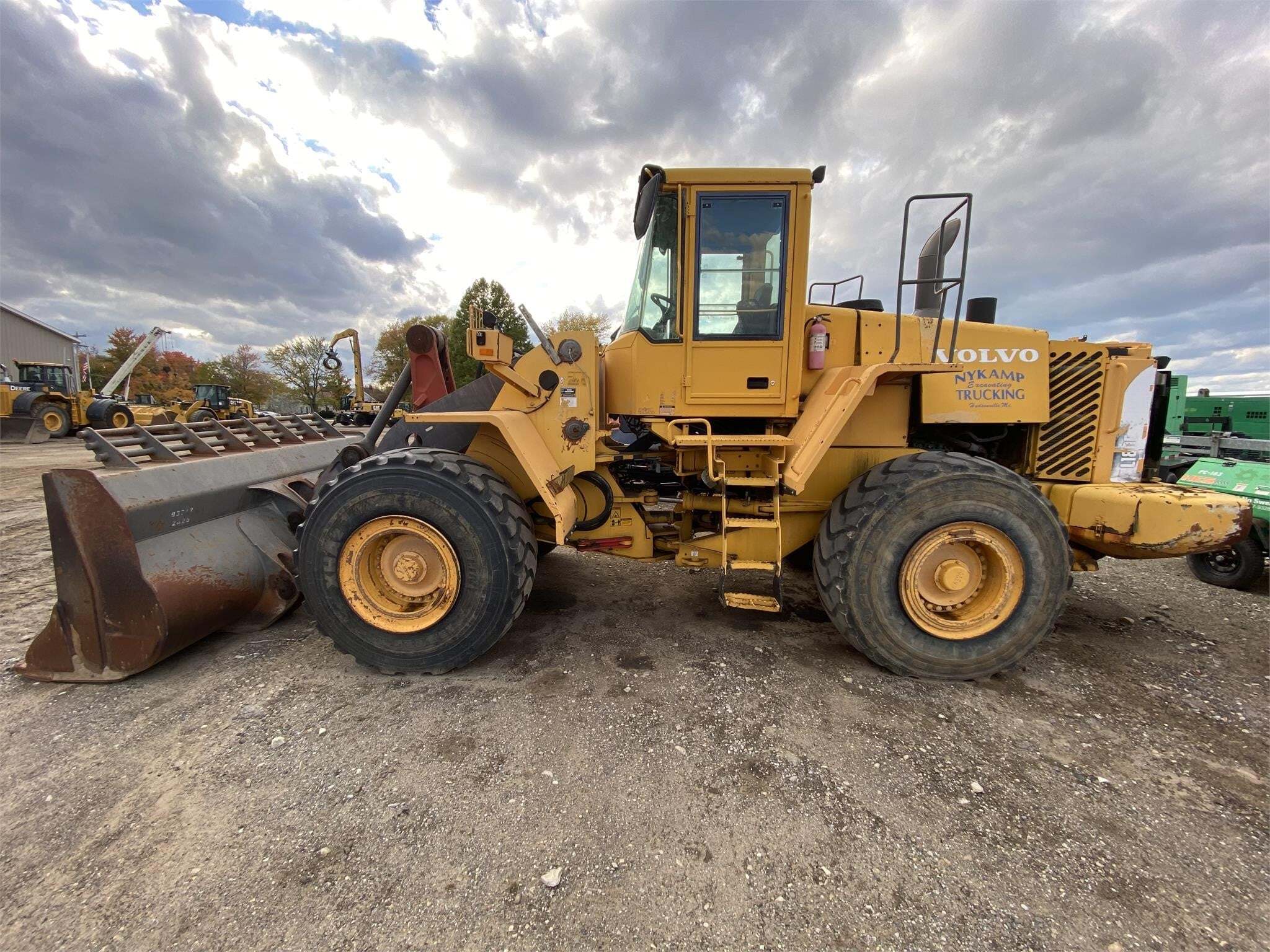 2004 VOLVO L180E in Holland, MI