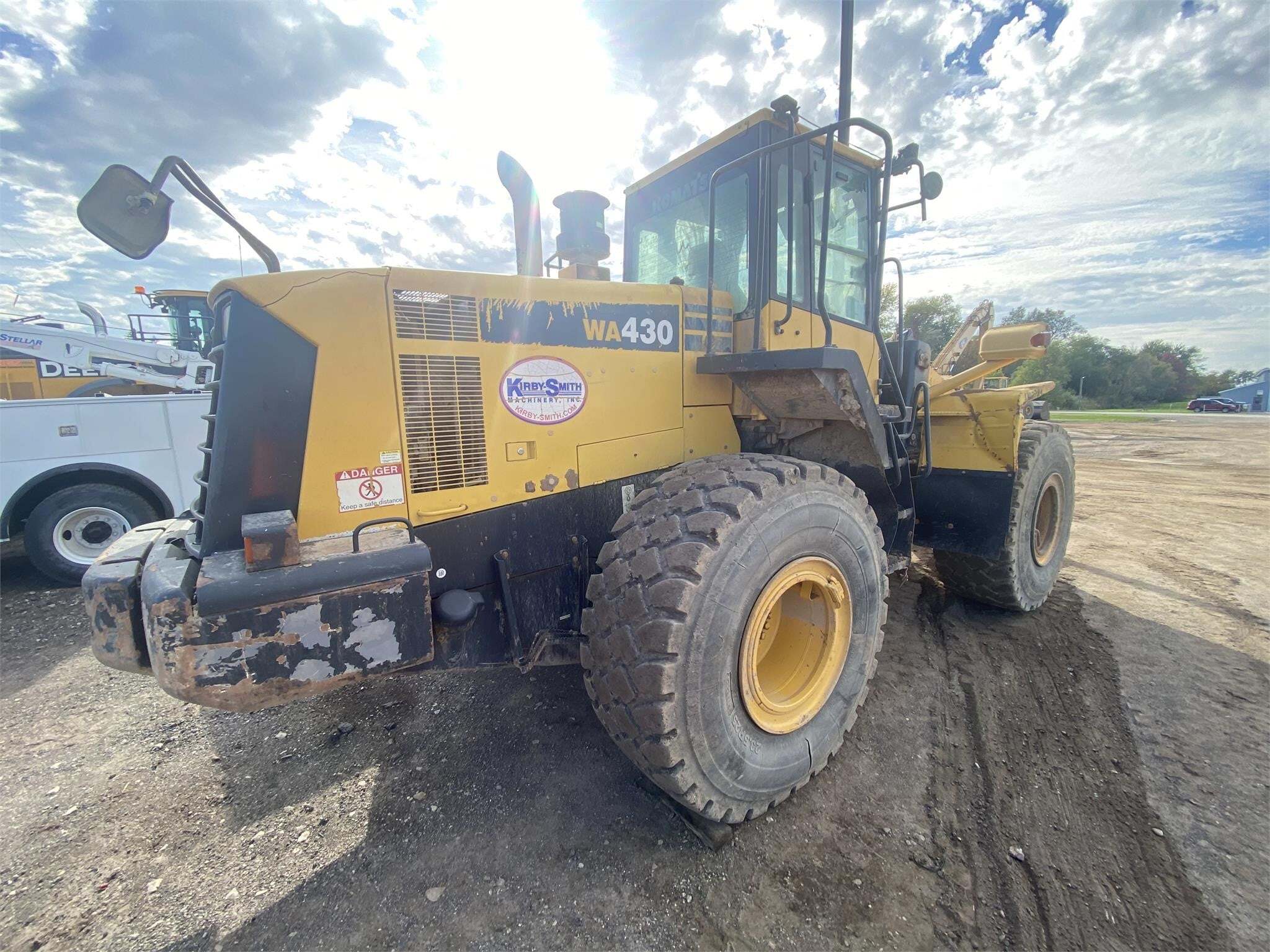 KOMATSU WA430 in Holland, MI