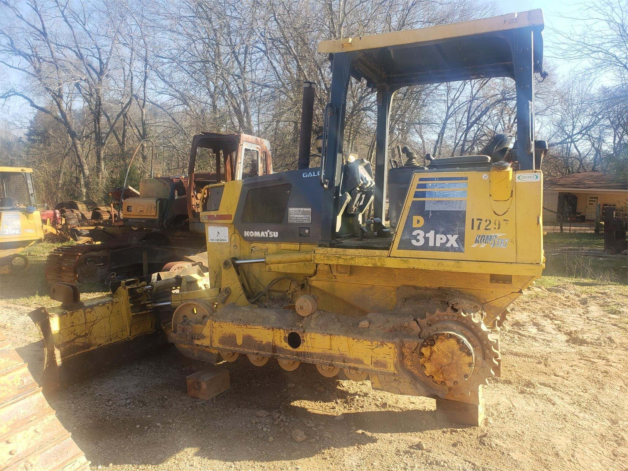 KOMATSU D31PX-21 in Hughes Springs, TX