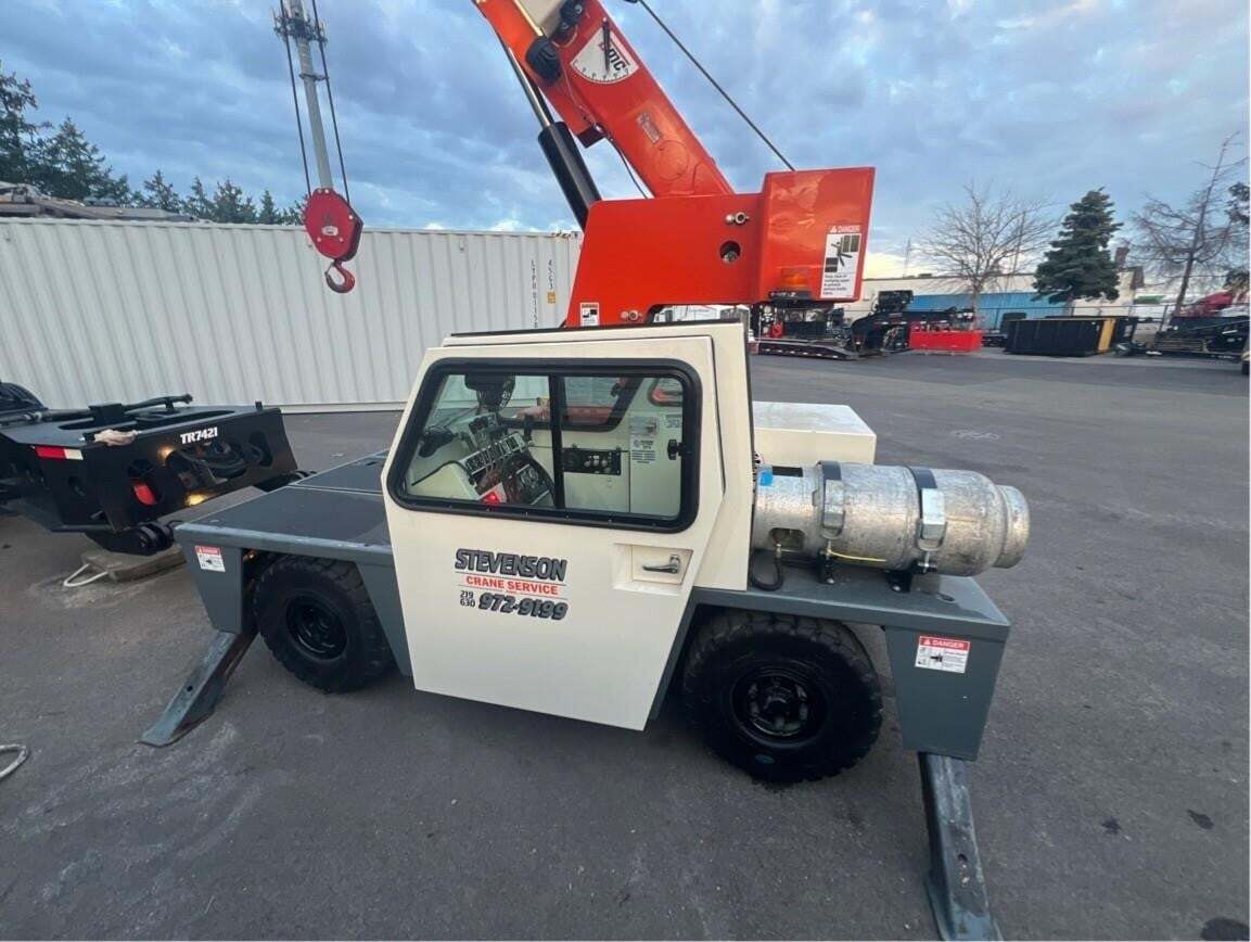 2014 BRODERSON IC35 in Bolingbrook, IL