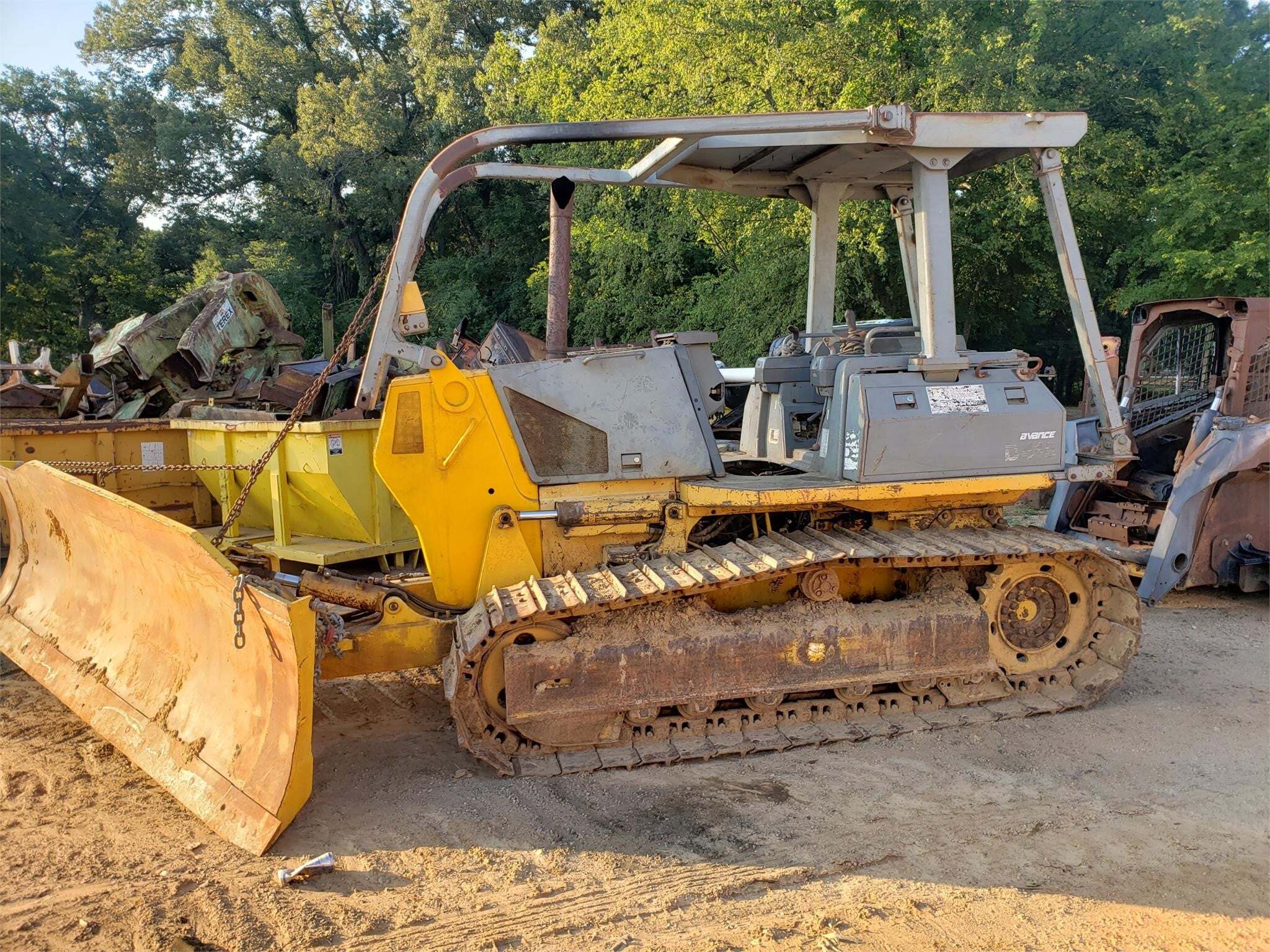 1996 KOMATSU D41E-6 in Hughes Springs, TX