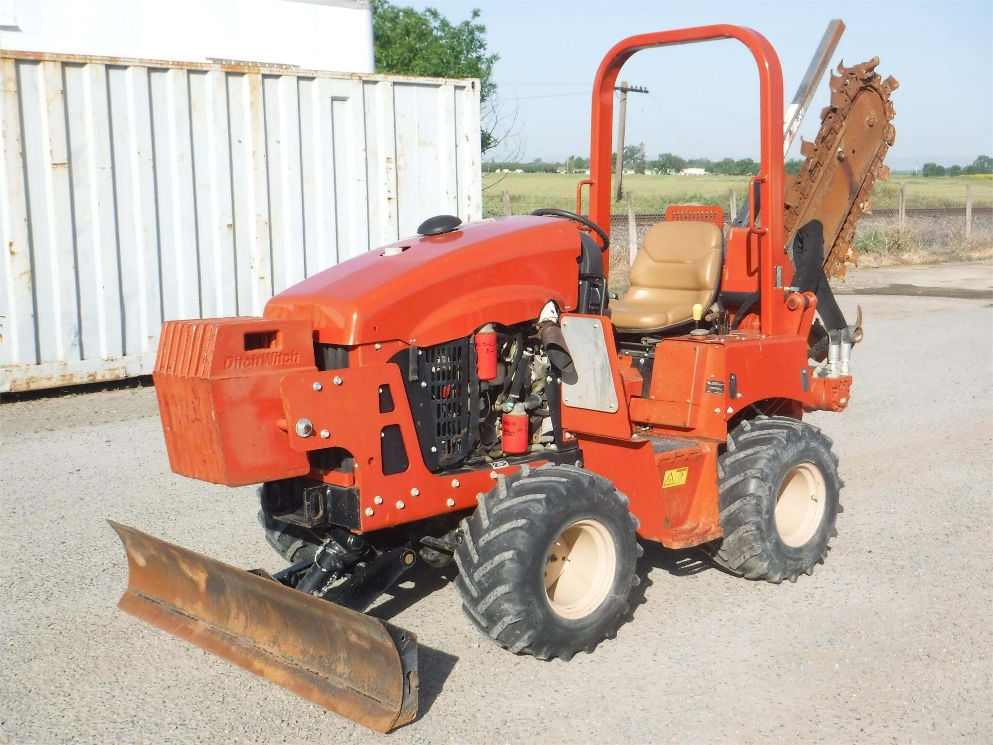 2015 DITCH WITCH RT45 in Woodland, CA