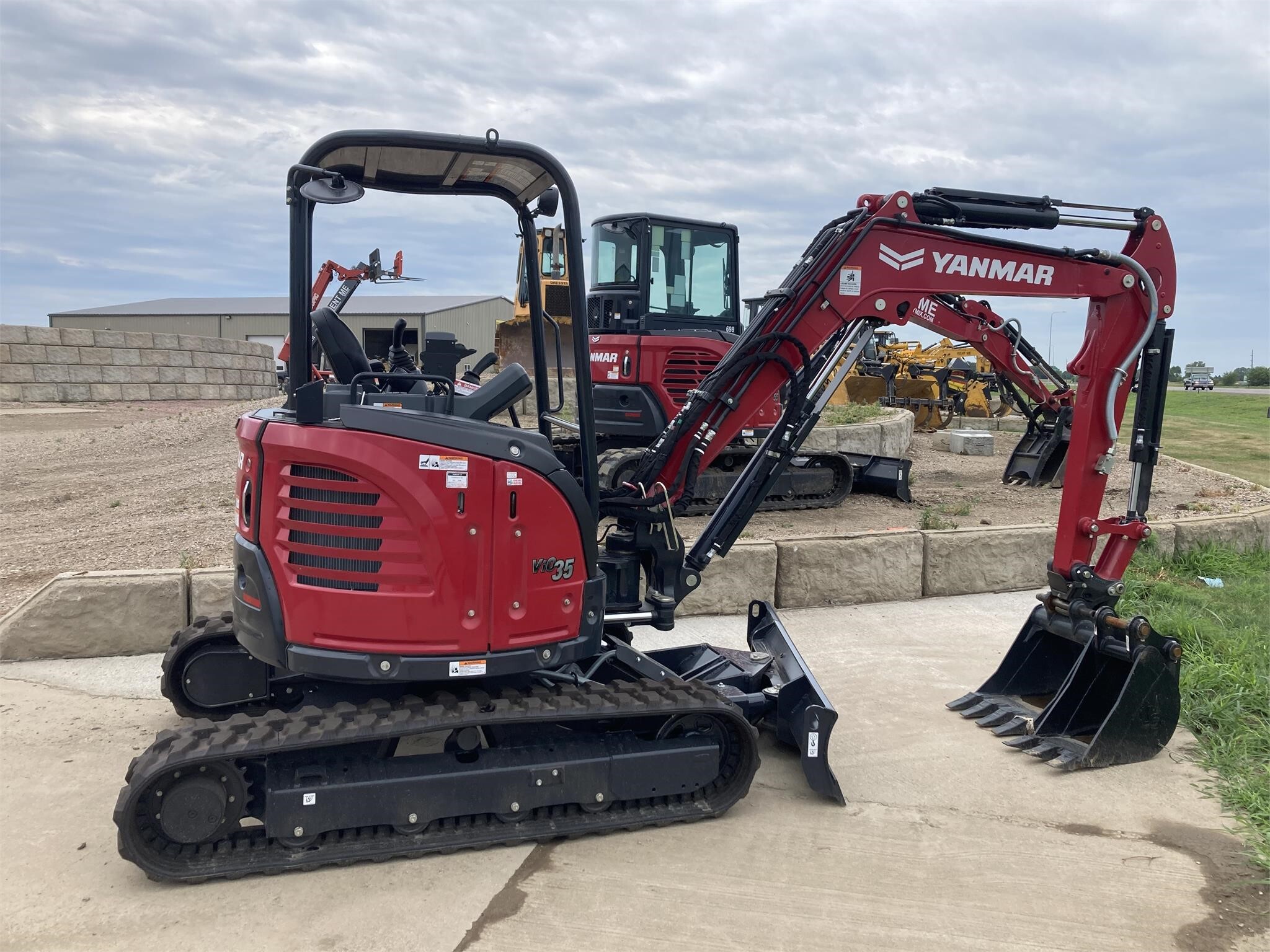 2022 YANMAR VIO35-6A in Vermillion, ME