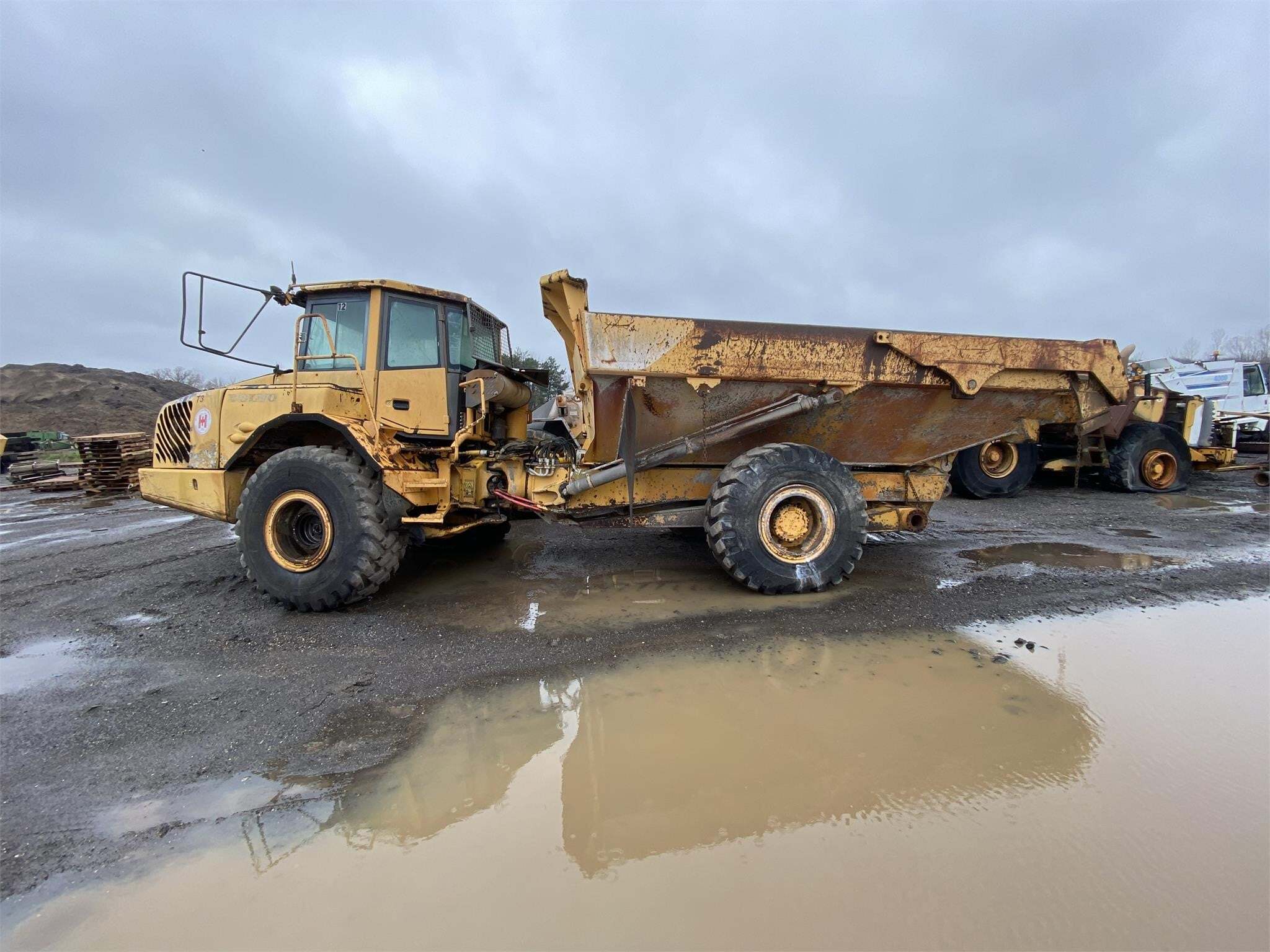 2004 VOLVO A30D in Holland, MI