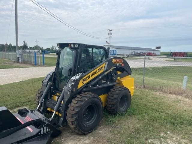2026 NEW HOLLAND L328 in Charles City, IA