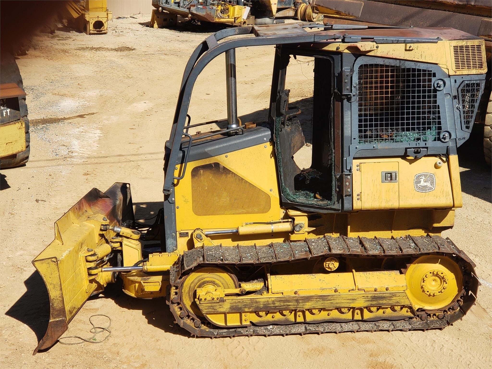 DEERE 650J in Hughes Springs, TX