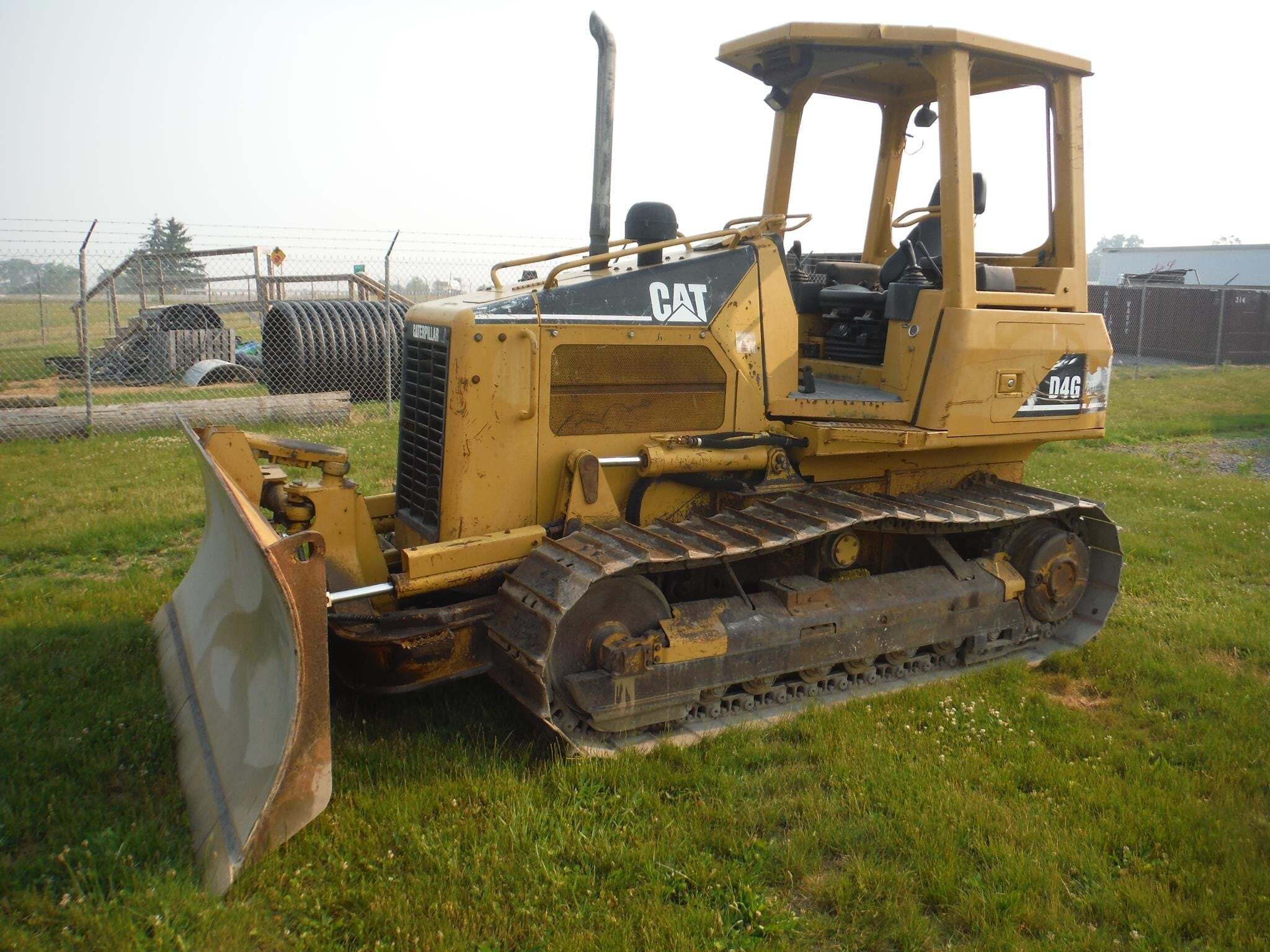 2005 CATERPILLAR D4G XL in Milton, PA