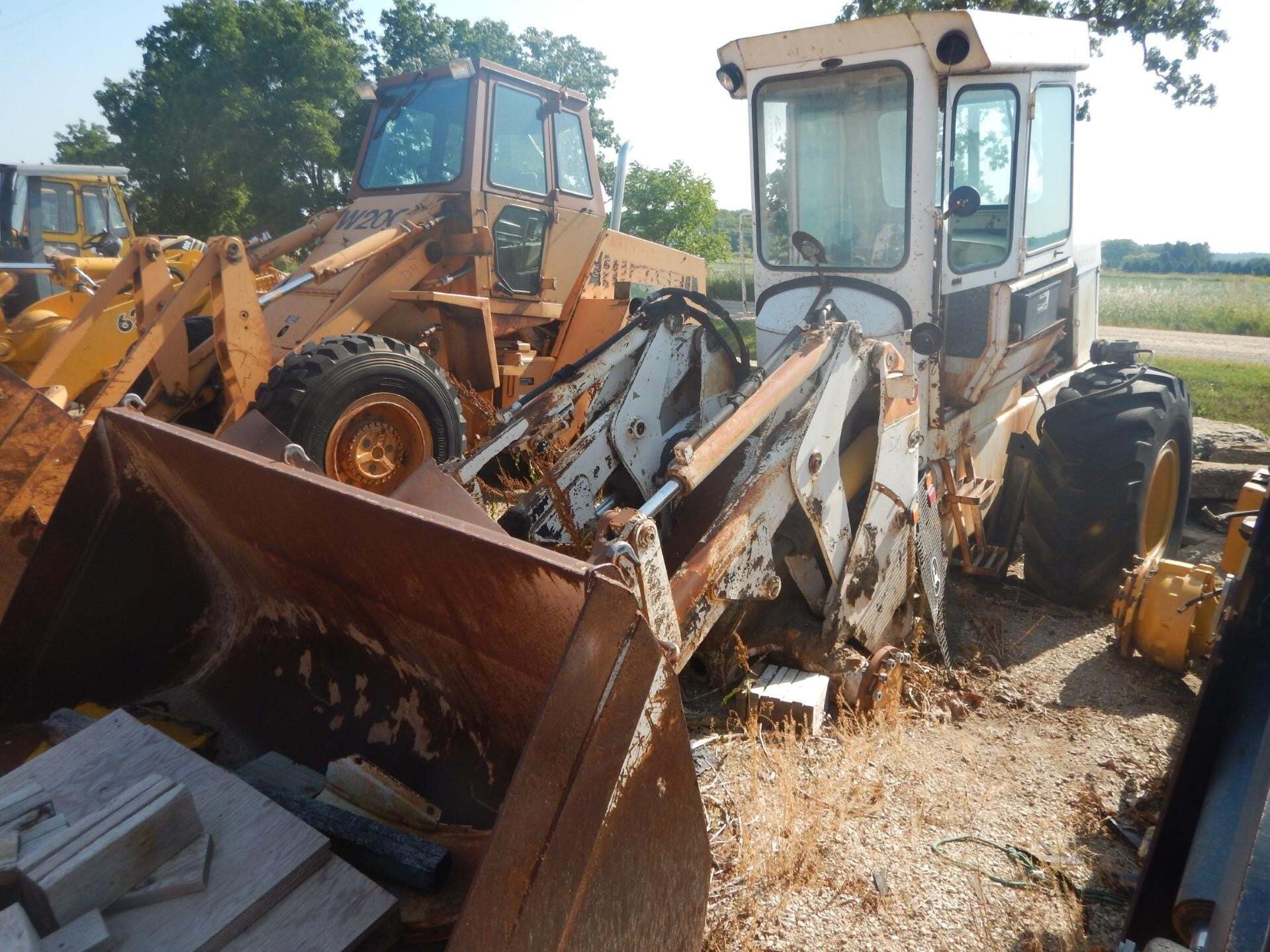 1971 DEERE 544 in Dover, MN