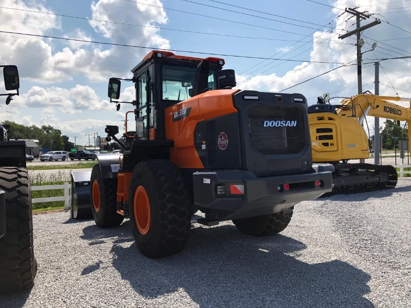 2023 DEVELON DL220-7
